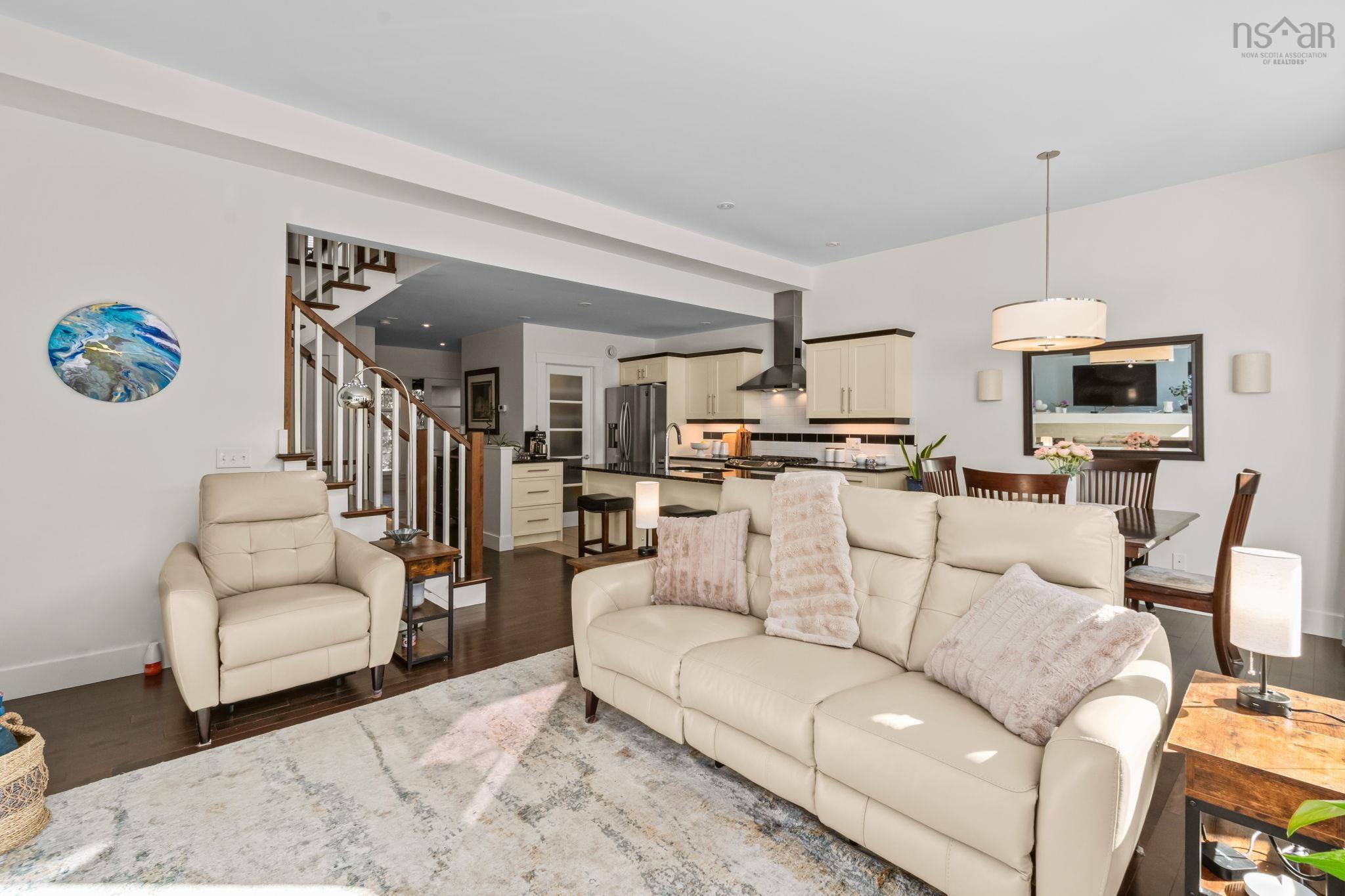 $829,900.00: 212 Capstone Crescent, Bedford West