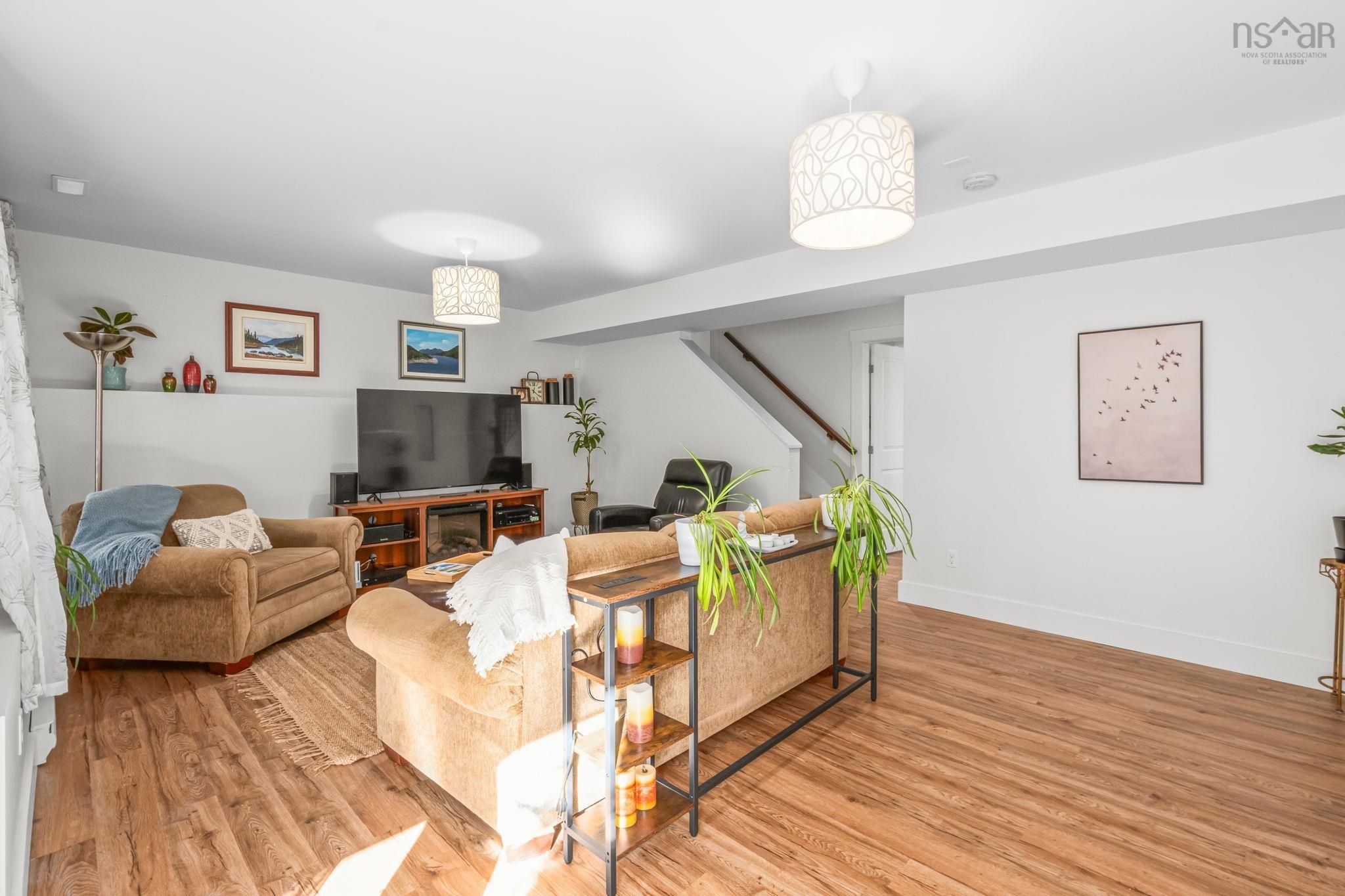 $829,900.00: 212 Capstone Crescent, Bedford West
