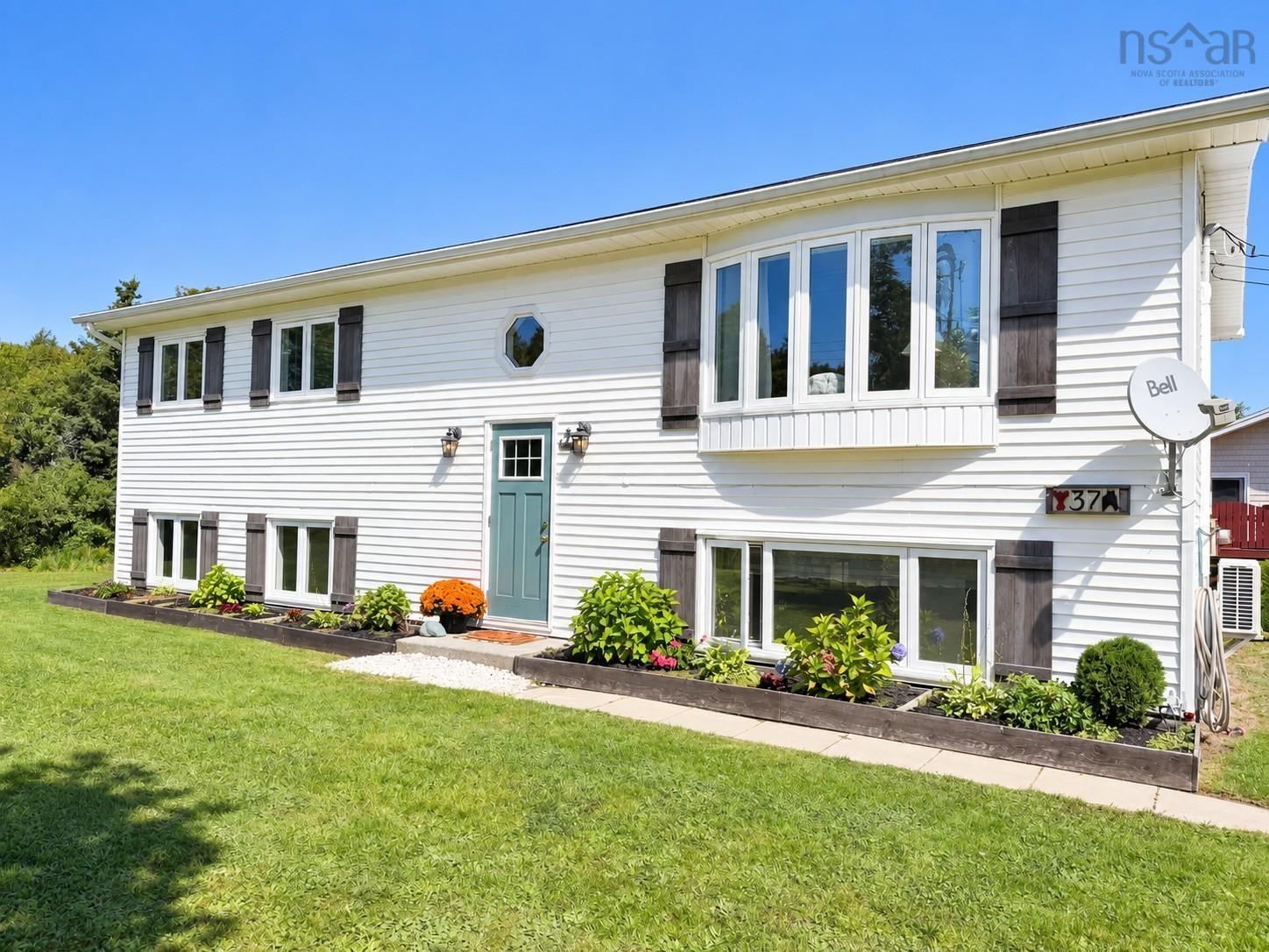 $380,000.00: 37 Bay Side Drive, Barrington