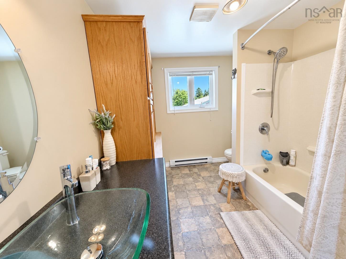 $380,000.00: 37 Bay Side Drive, Barrington