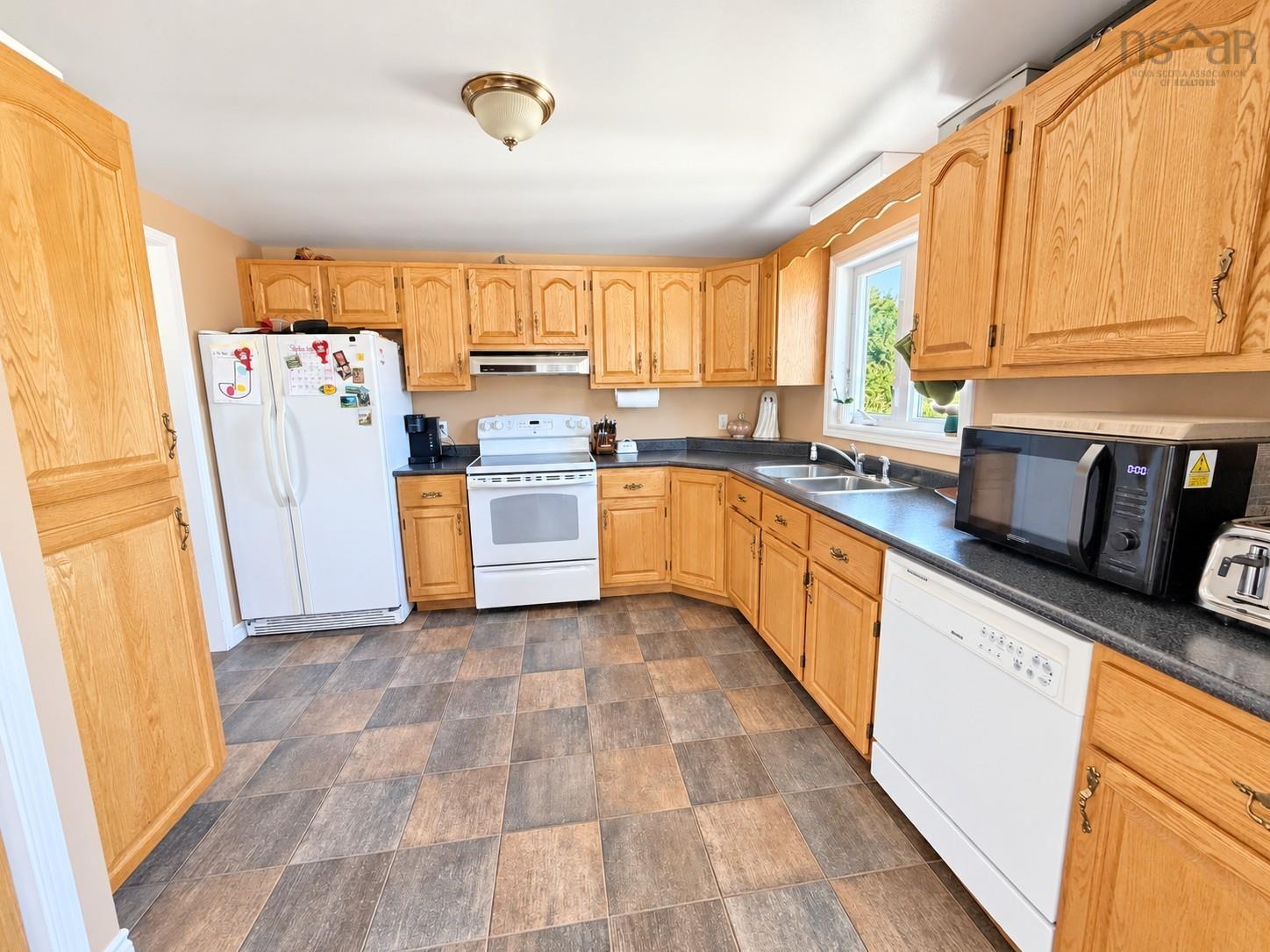 $380,000.00: 37 Bay Side Drive, Barrington