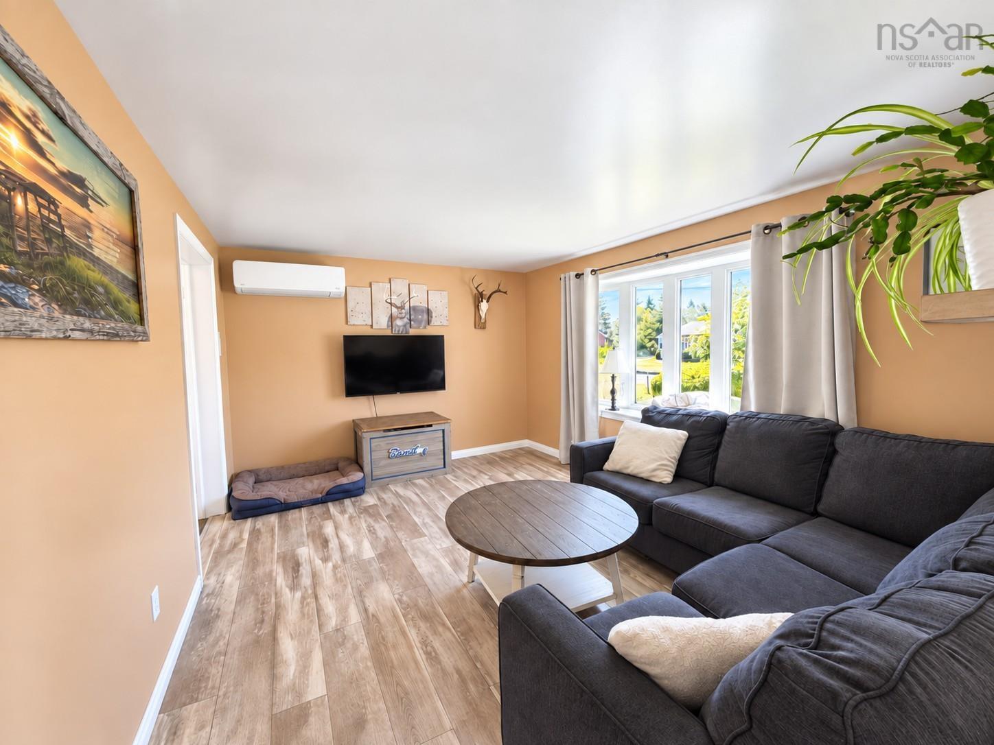$380,000.00: 37 Bay Side Drive, Barrington