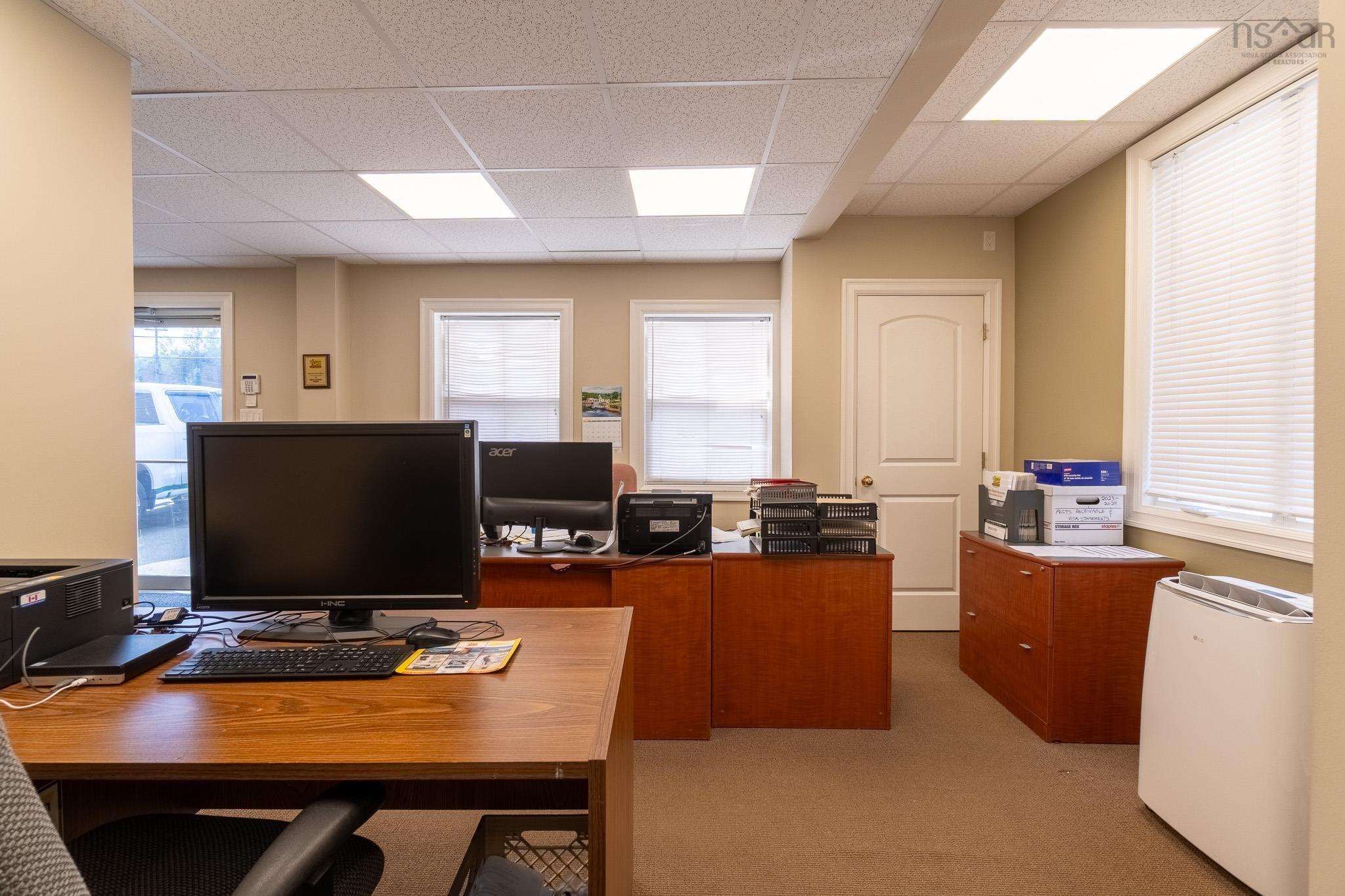 $1,600,000.00: 8861 Commercial Street, New Minas