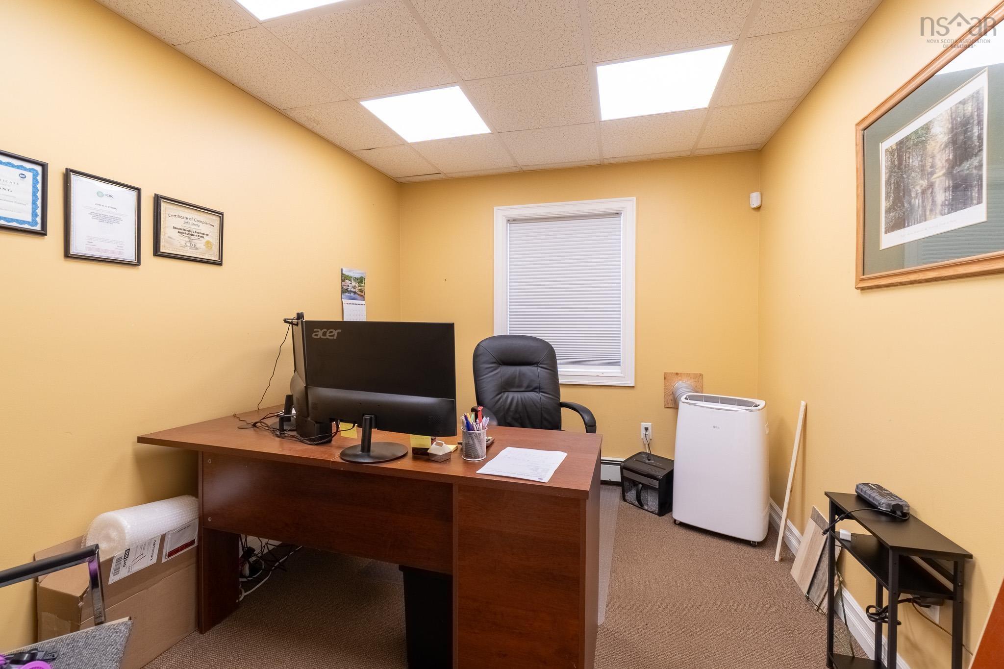 $1,600,000.00: 8861 Commercial Street, New Minas