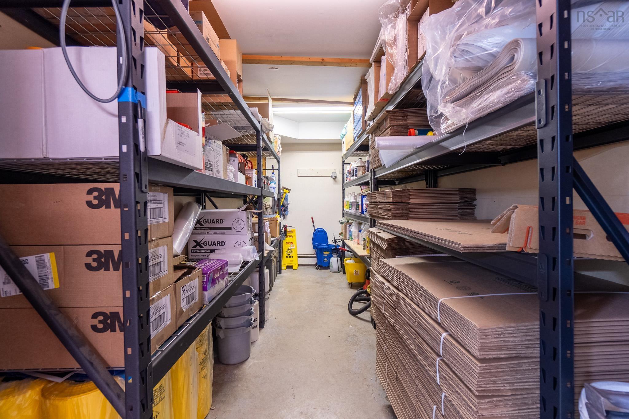 $1,600,000.00: 8861 Commercial Street, New Minas