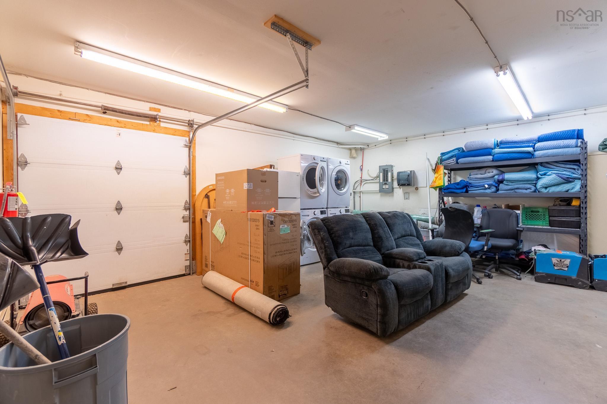 $1,600,000.00: 8861 Commercial Street, New Minas