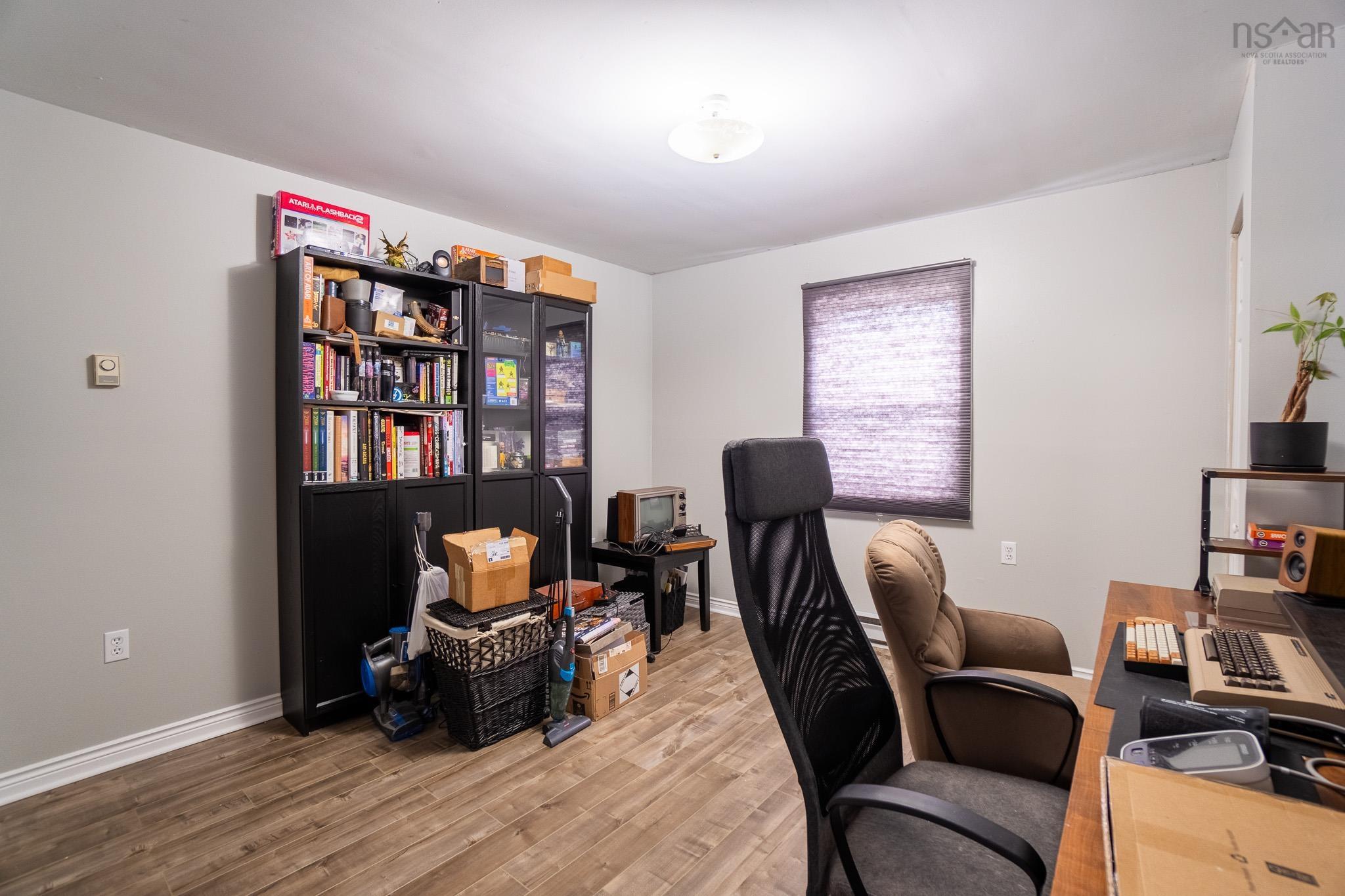 $1,600,000.00: 8861 Commercial Street, New Minas