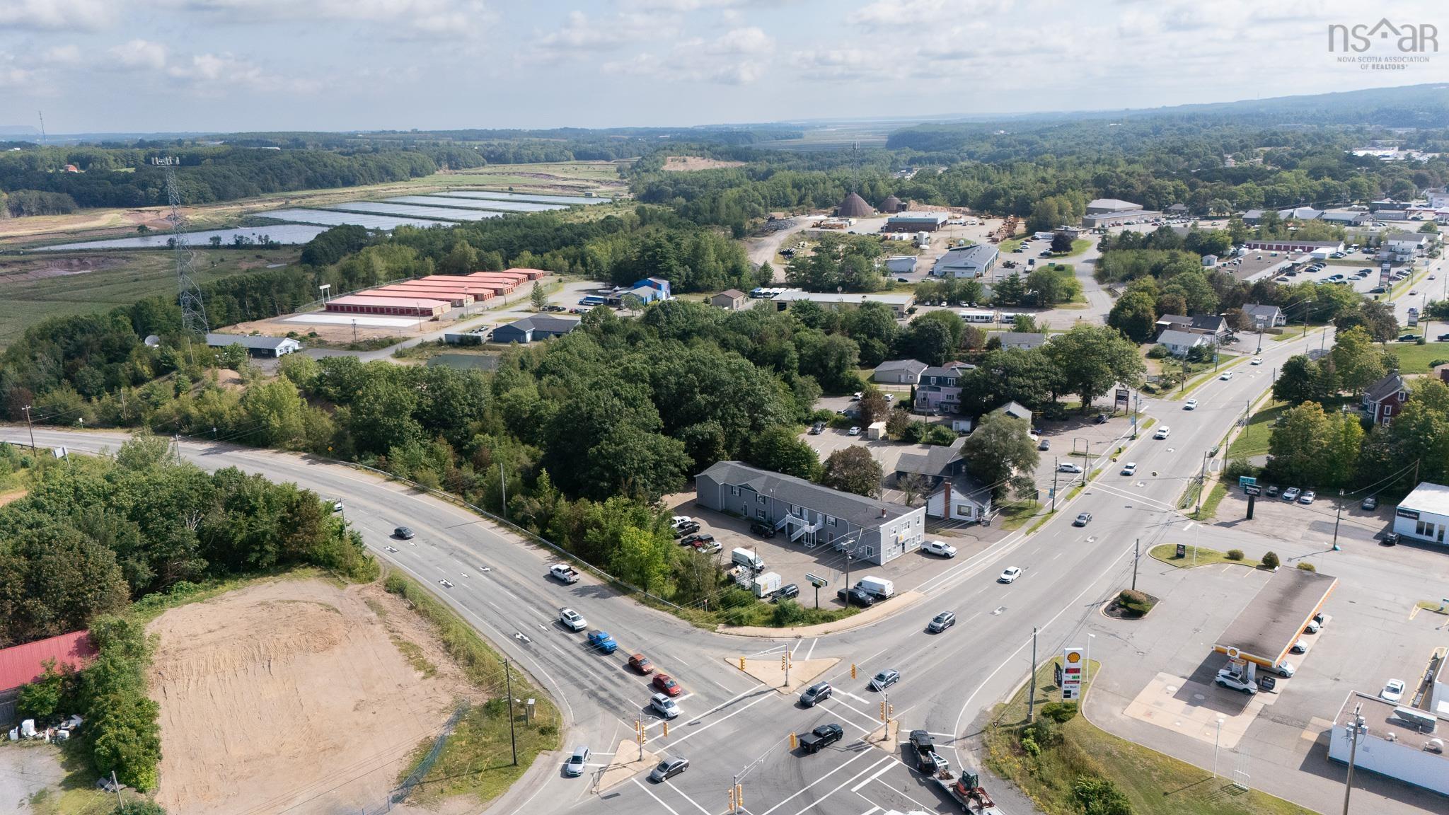 $1,600,000.00: 8861 Commercial Street, New Minas