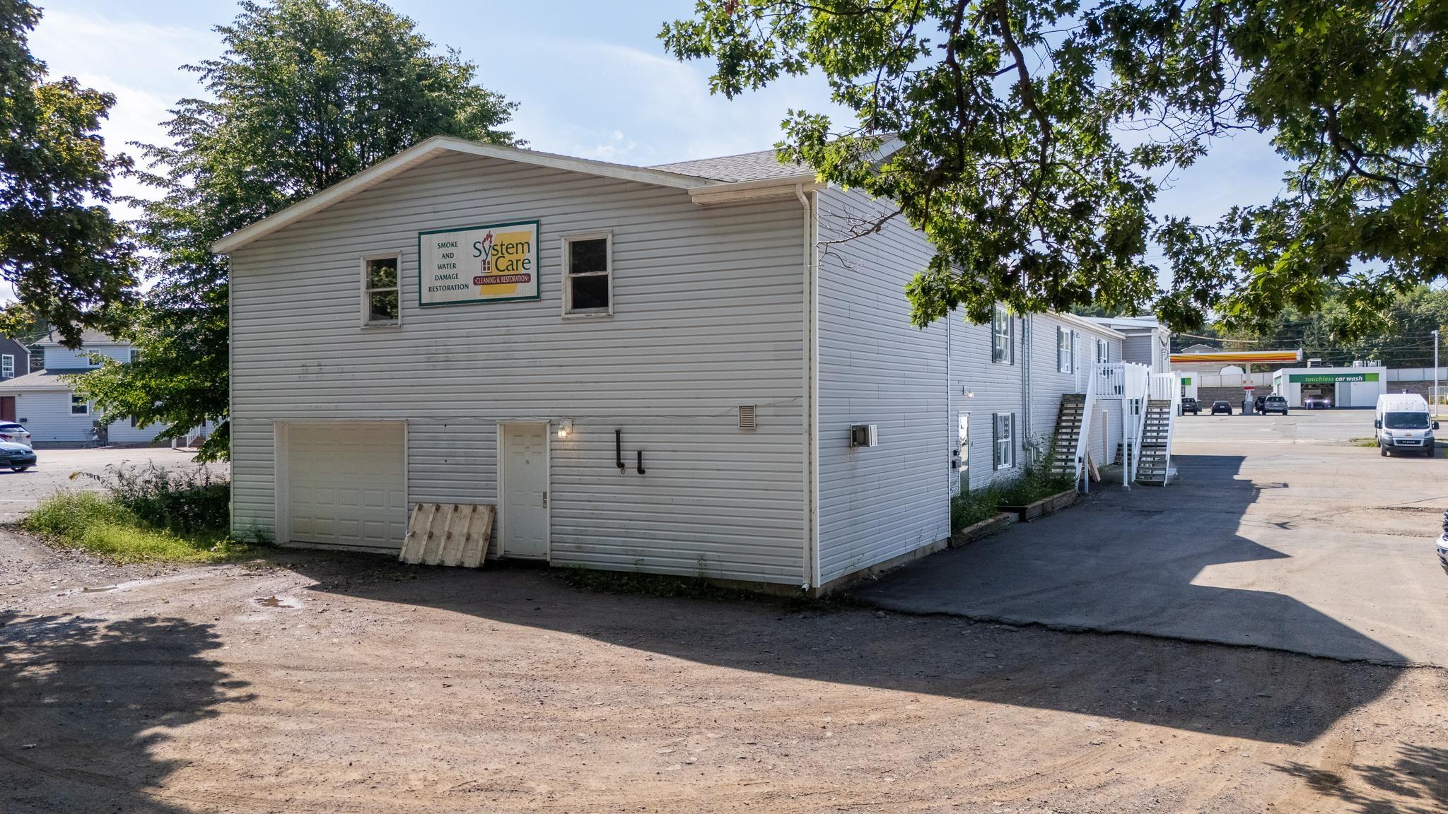 $1,600,000.00: 8861 Commercial Street, New Minas