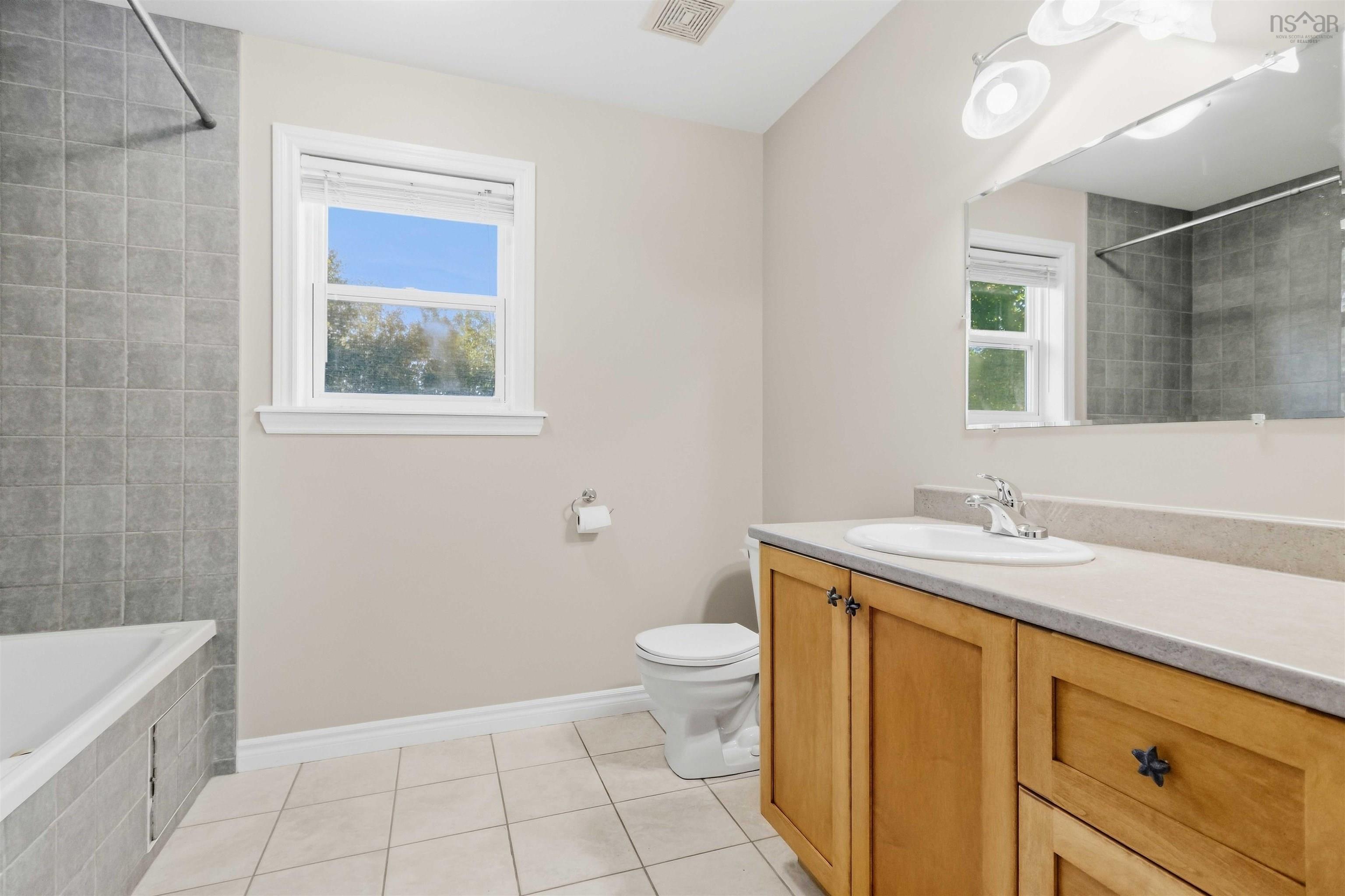 $699,900.00: 28 Carmel Crescent, Fall River