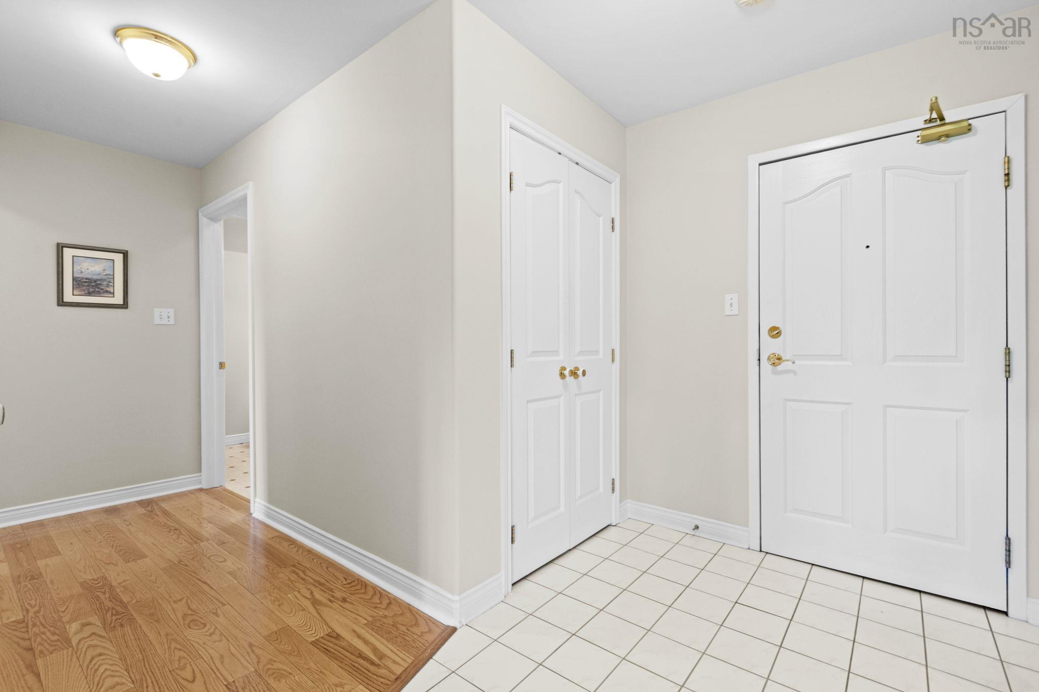 $459,900.00: 301 2 Lake Drive, Bedford