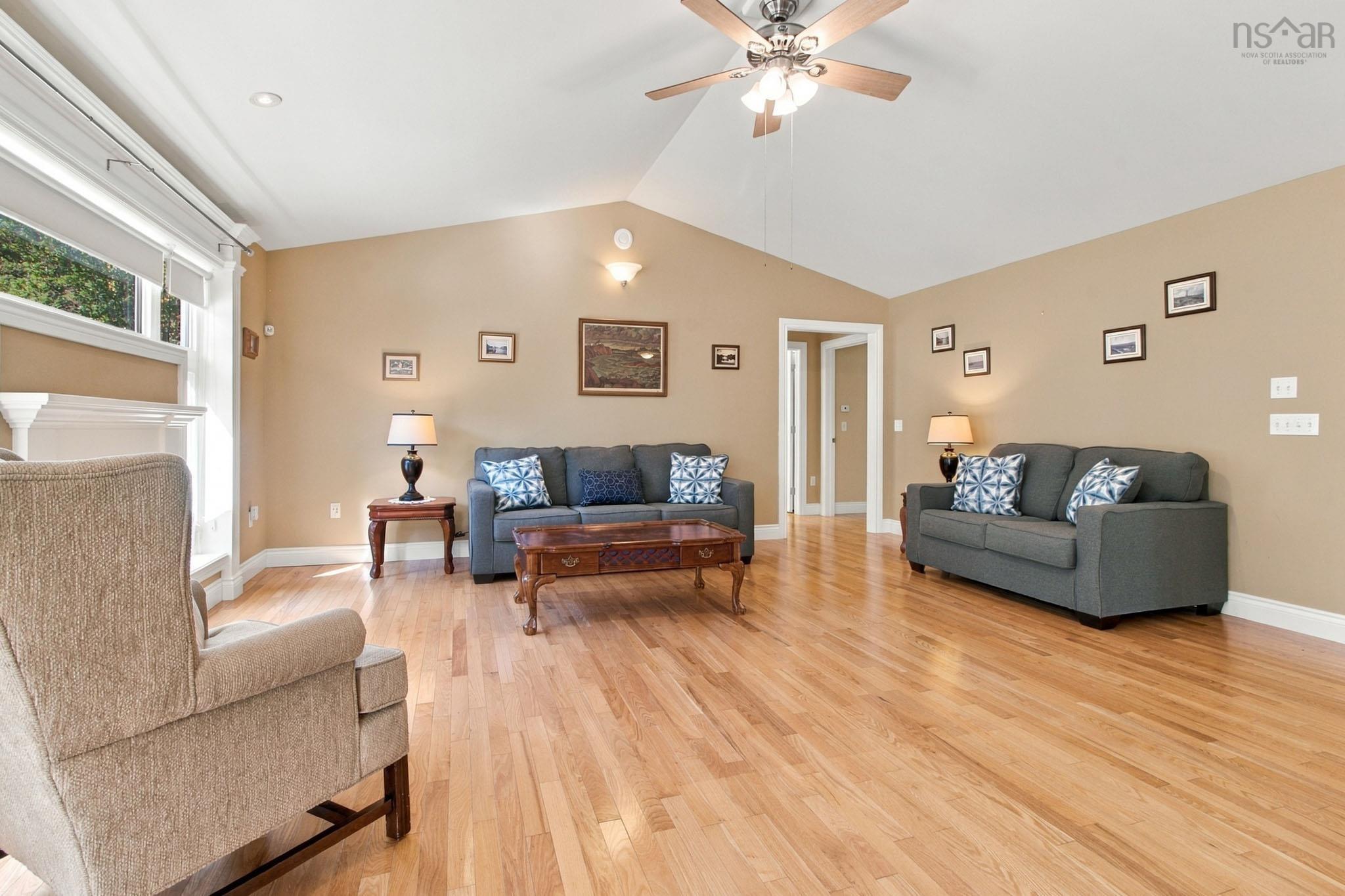 $749,900.00: 615 Birch Bear Run, Lewis Lake