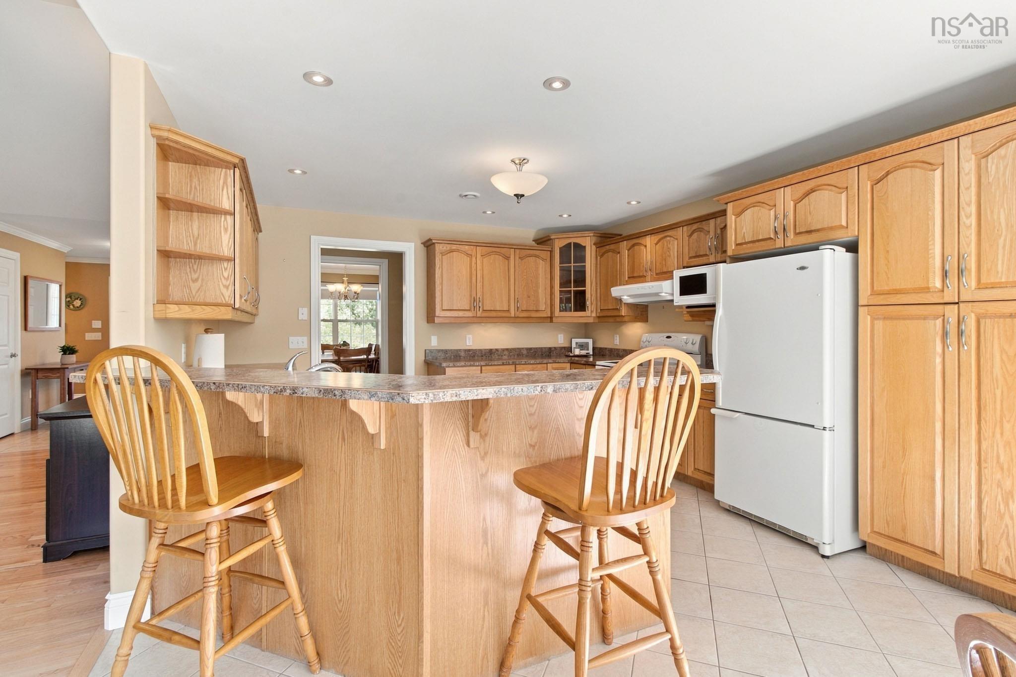 $749,900.00: 615 Birch Bear Run, Lewis Lake