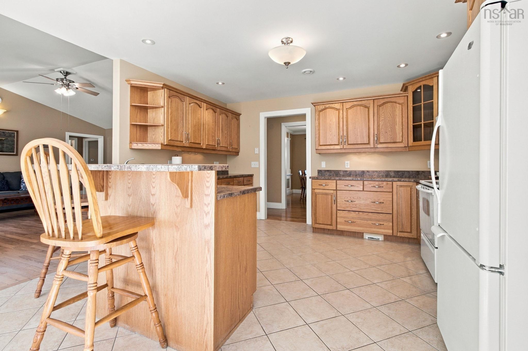 $749,900.00: 615 Birch Bear Run, Lewis Lake
