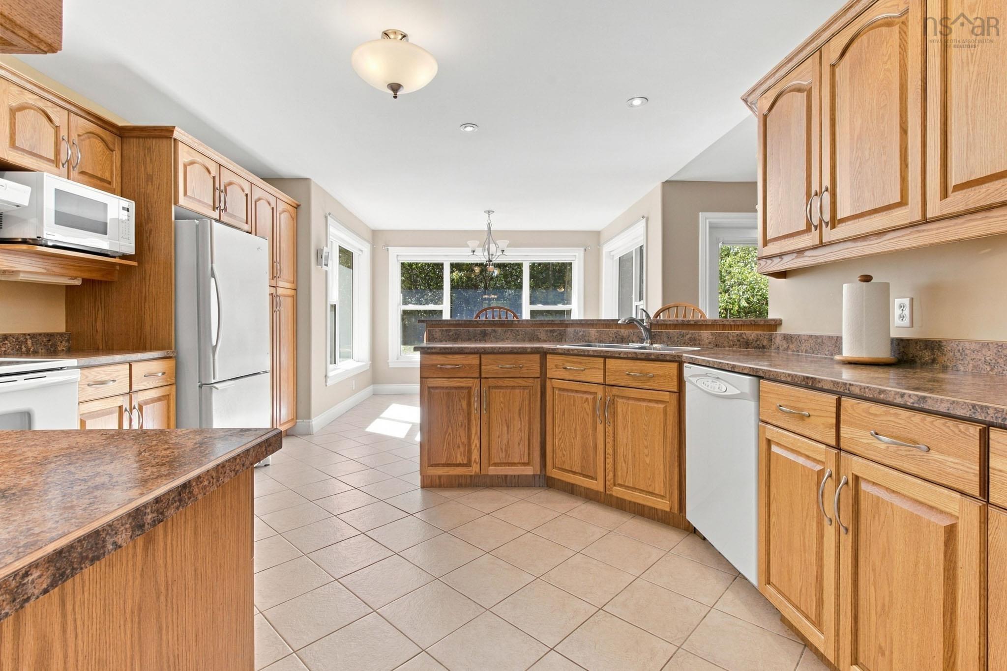 $749,900.00: 615 Birch Bear Run, Lewis Lake