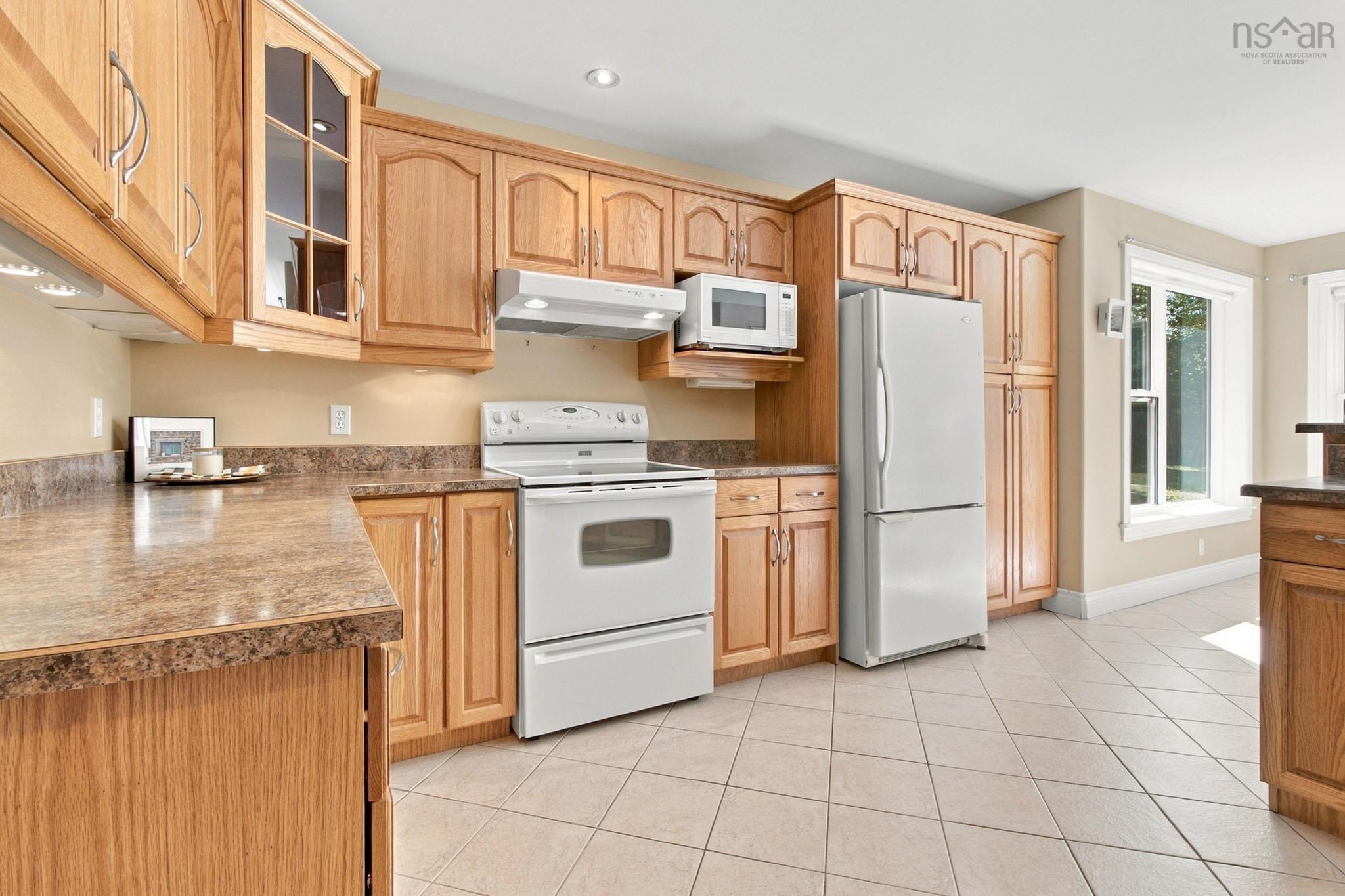 $749,900.00: 615 Birch Bear Run, Lewis Lake