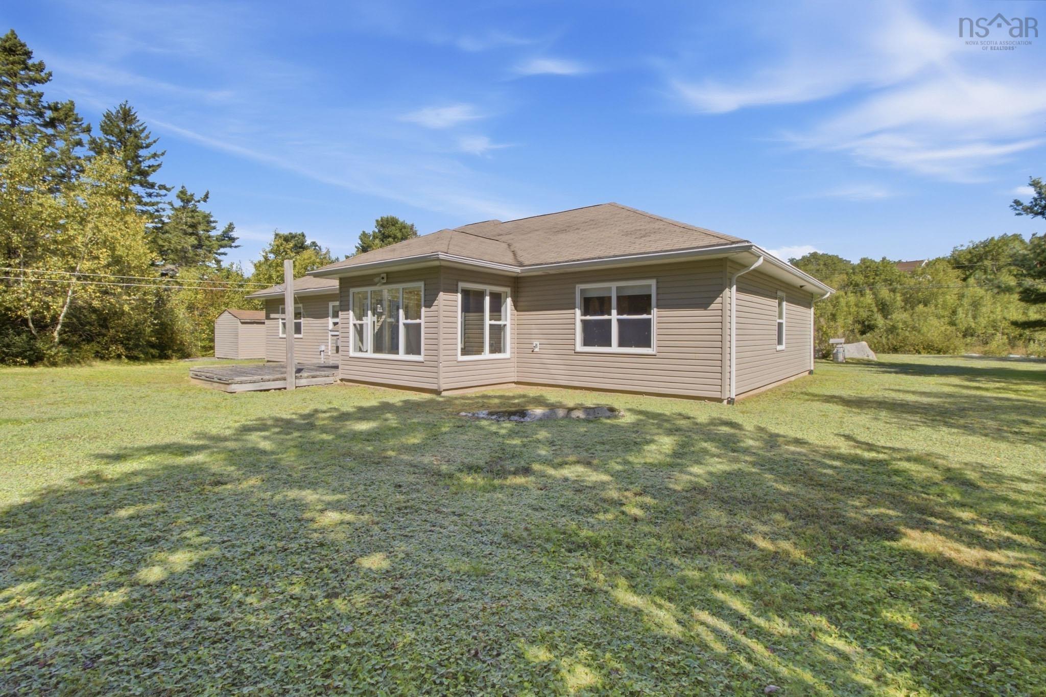 $749,900.00: 615 Birch Bear Run, Lewis Lake