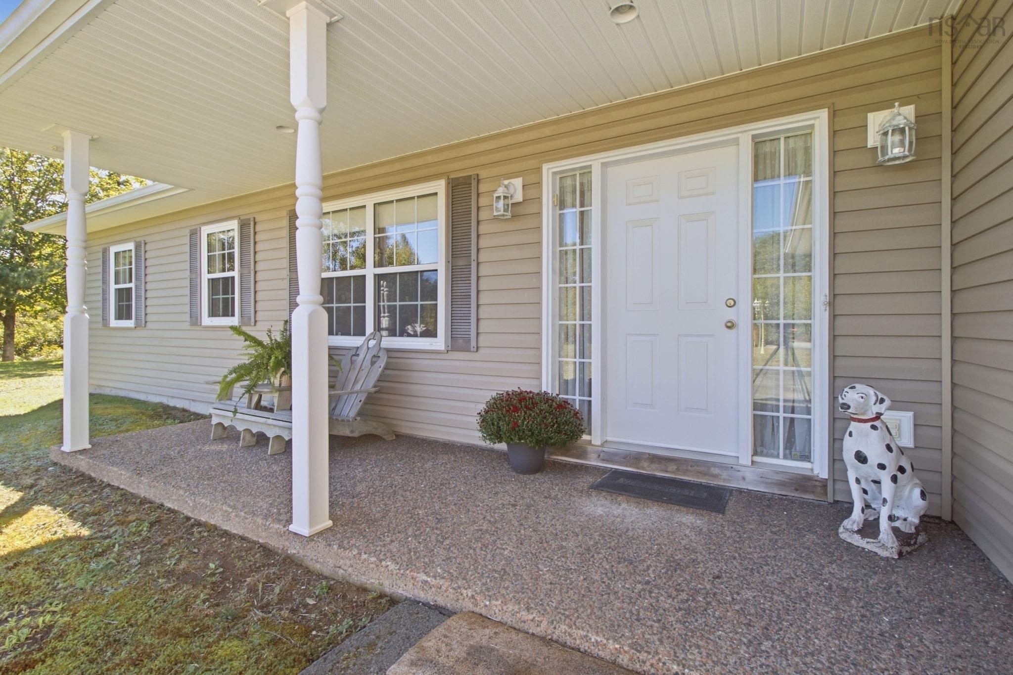 $749,900.00: 615 Birch Bear Run, Lewis Lake