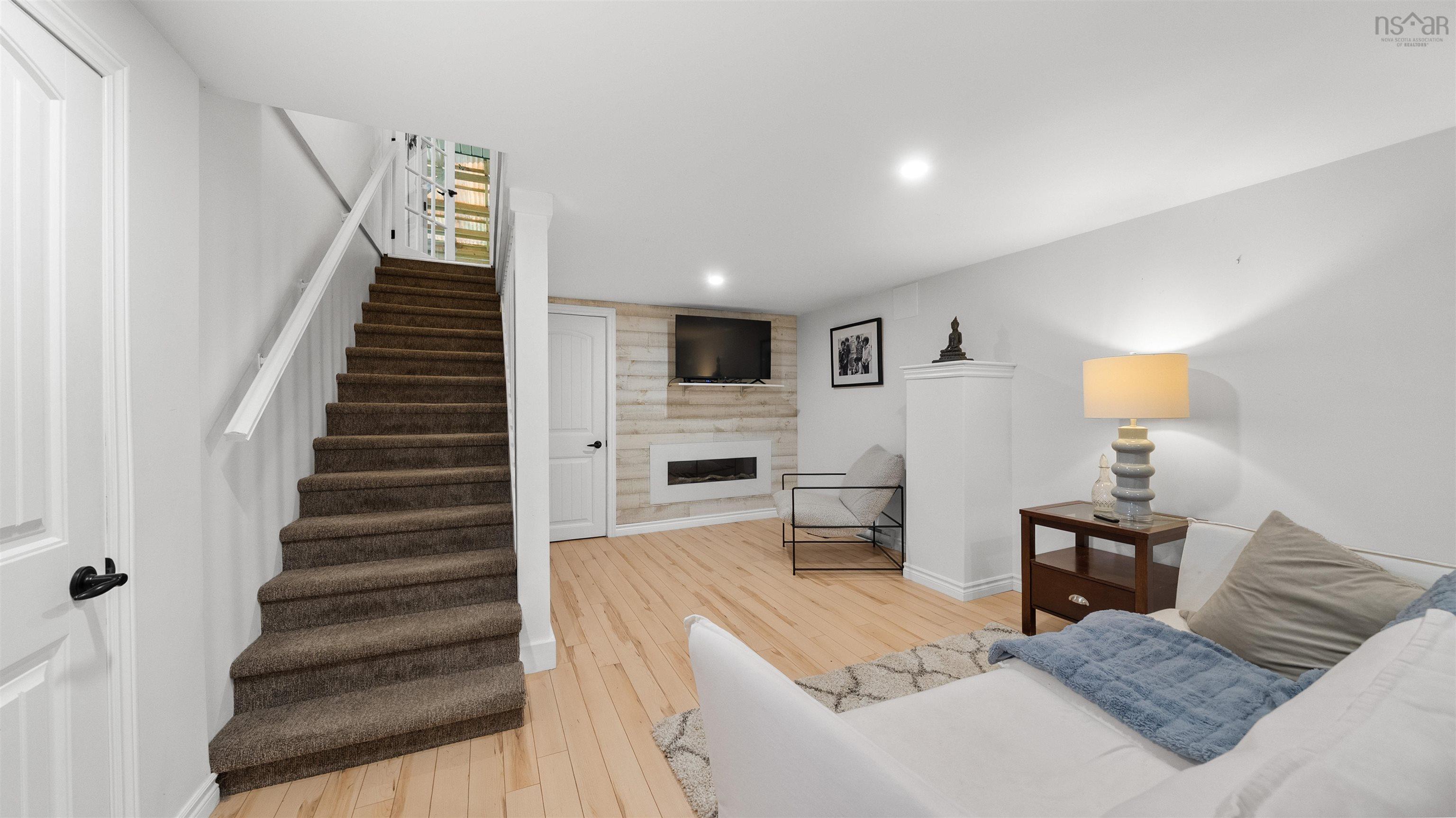 $949,900.00: 1418 Waverley Road, Dartmouth