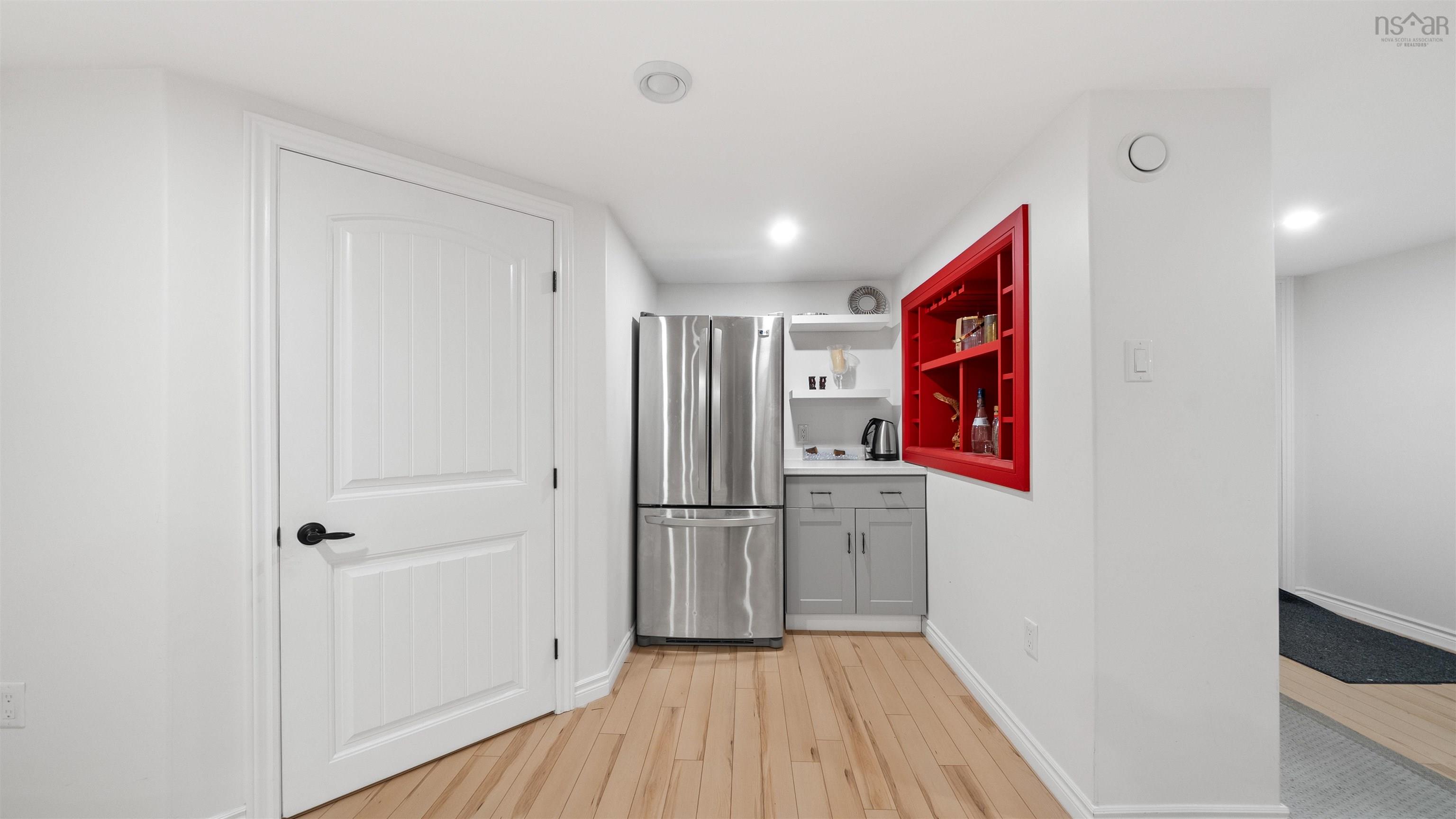 $949,900.00: 1418 Waverley Road, Dartmouth