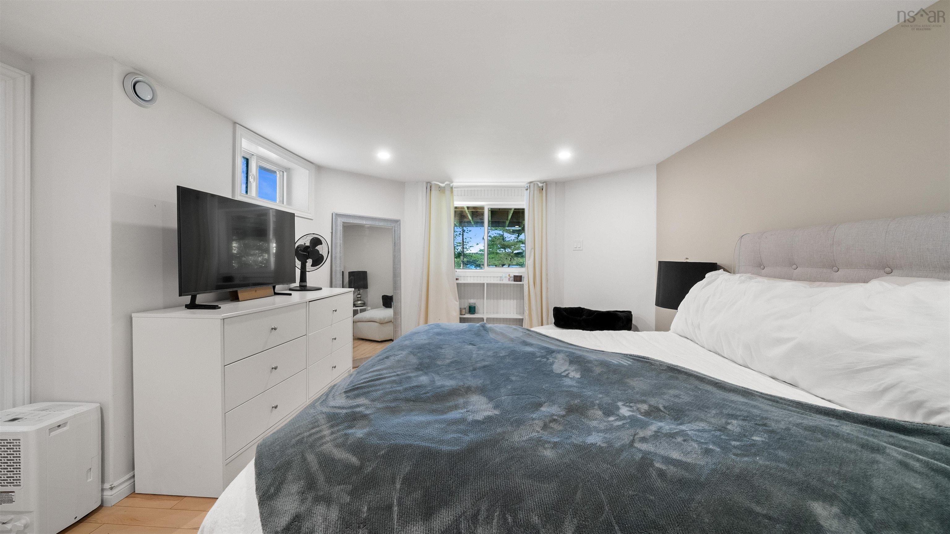 $949,900.00: 1418 Waverley Road, Dartmouth