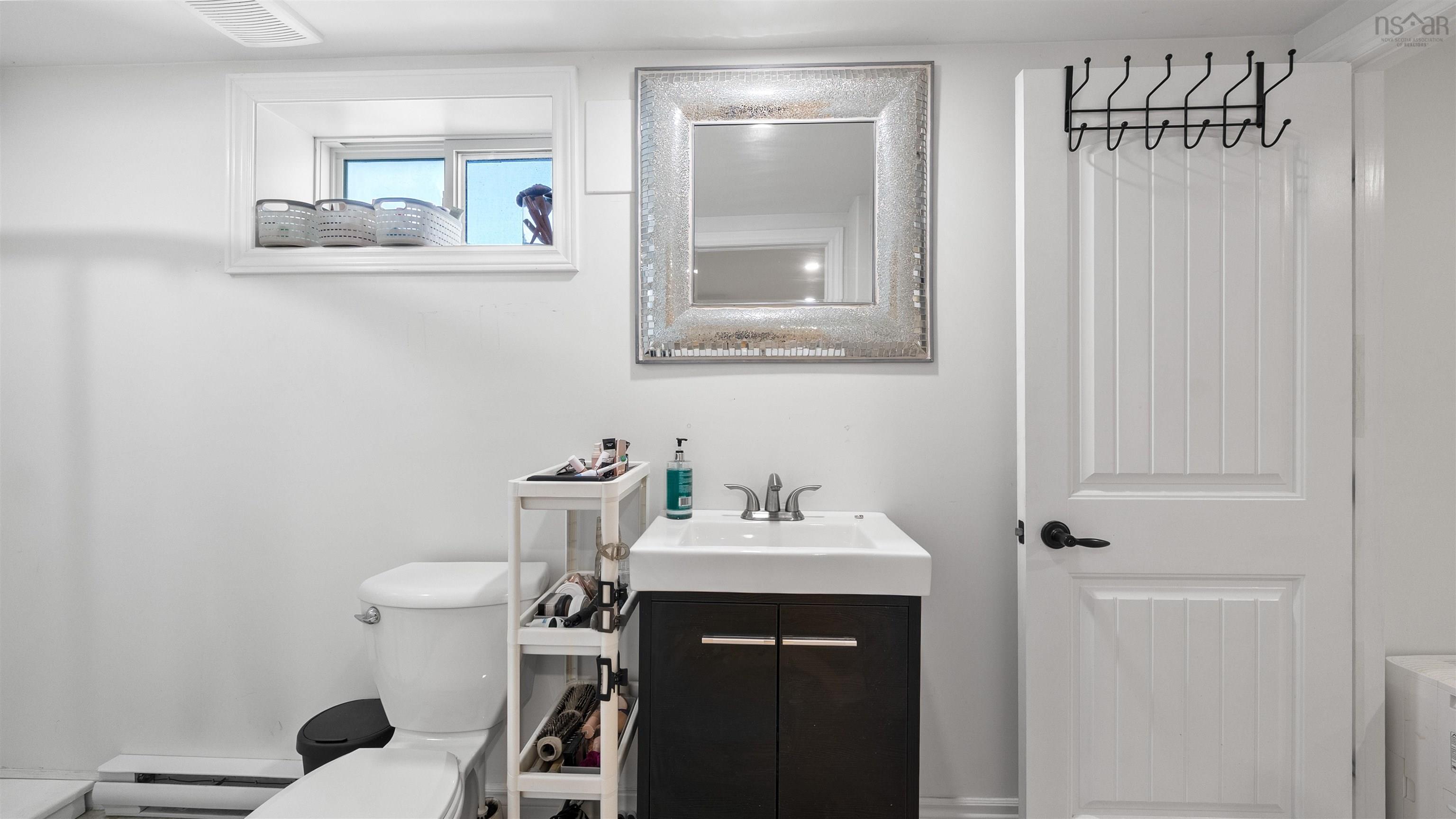 $949,900.00: 1418 Waverley Road, Dartmouth