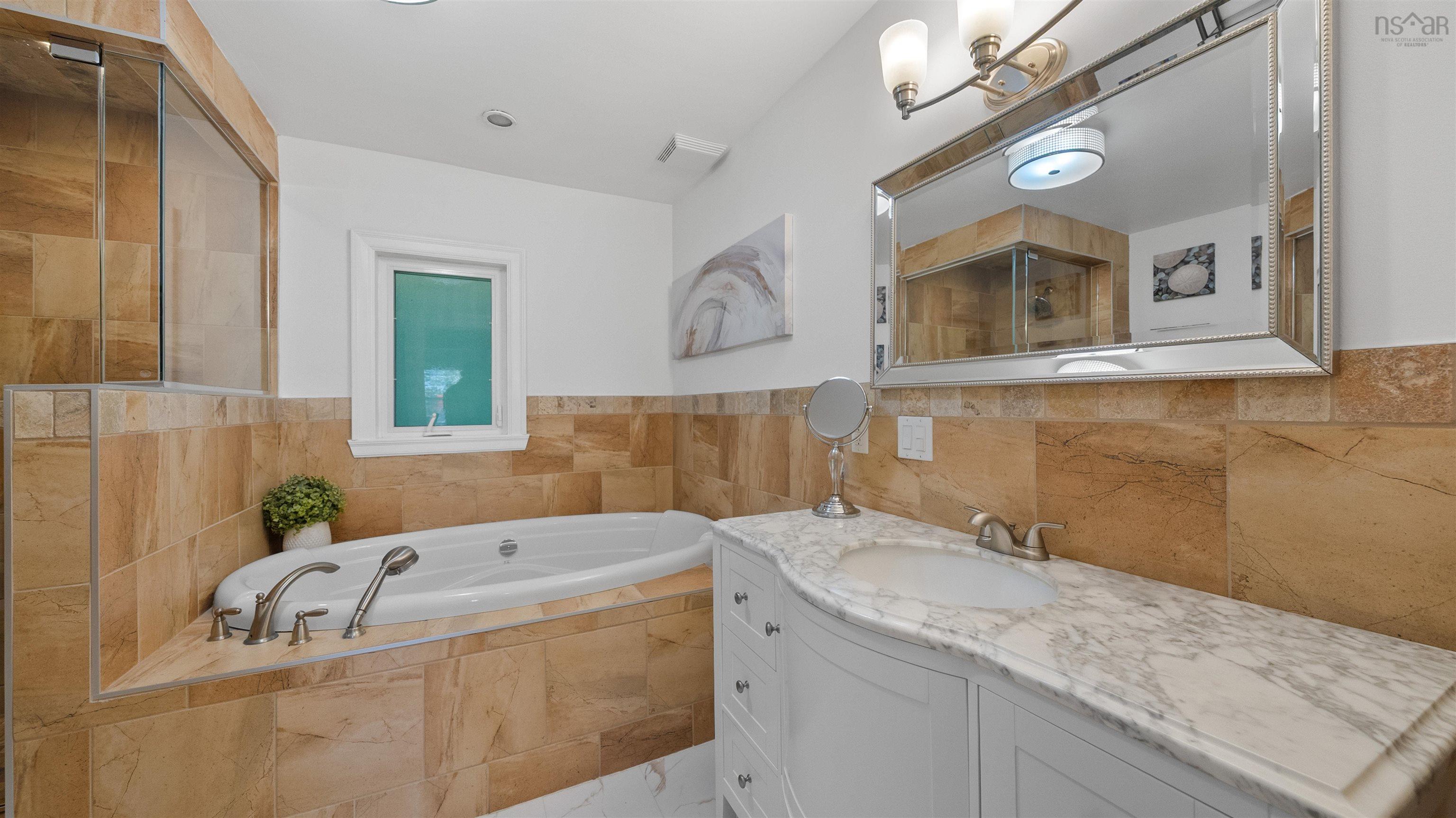 $949,900.00: 1418 Waverley Road, Dartmouth