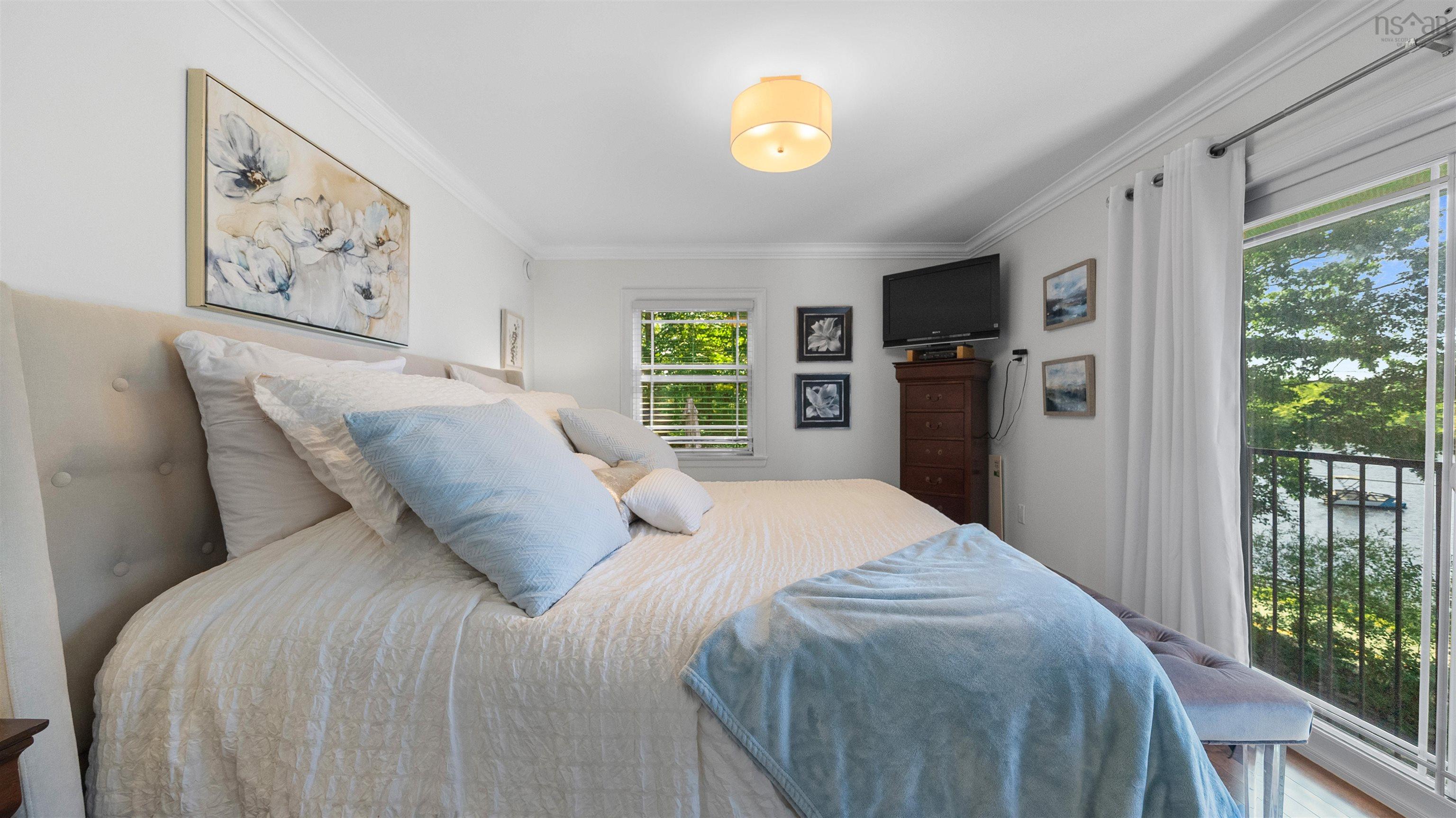 $949,900.00: 1418 Waverley Road, Dartmouth