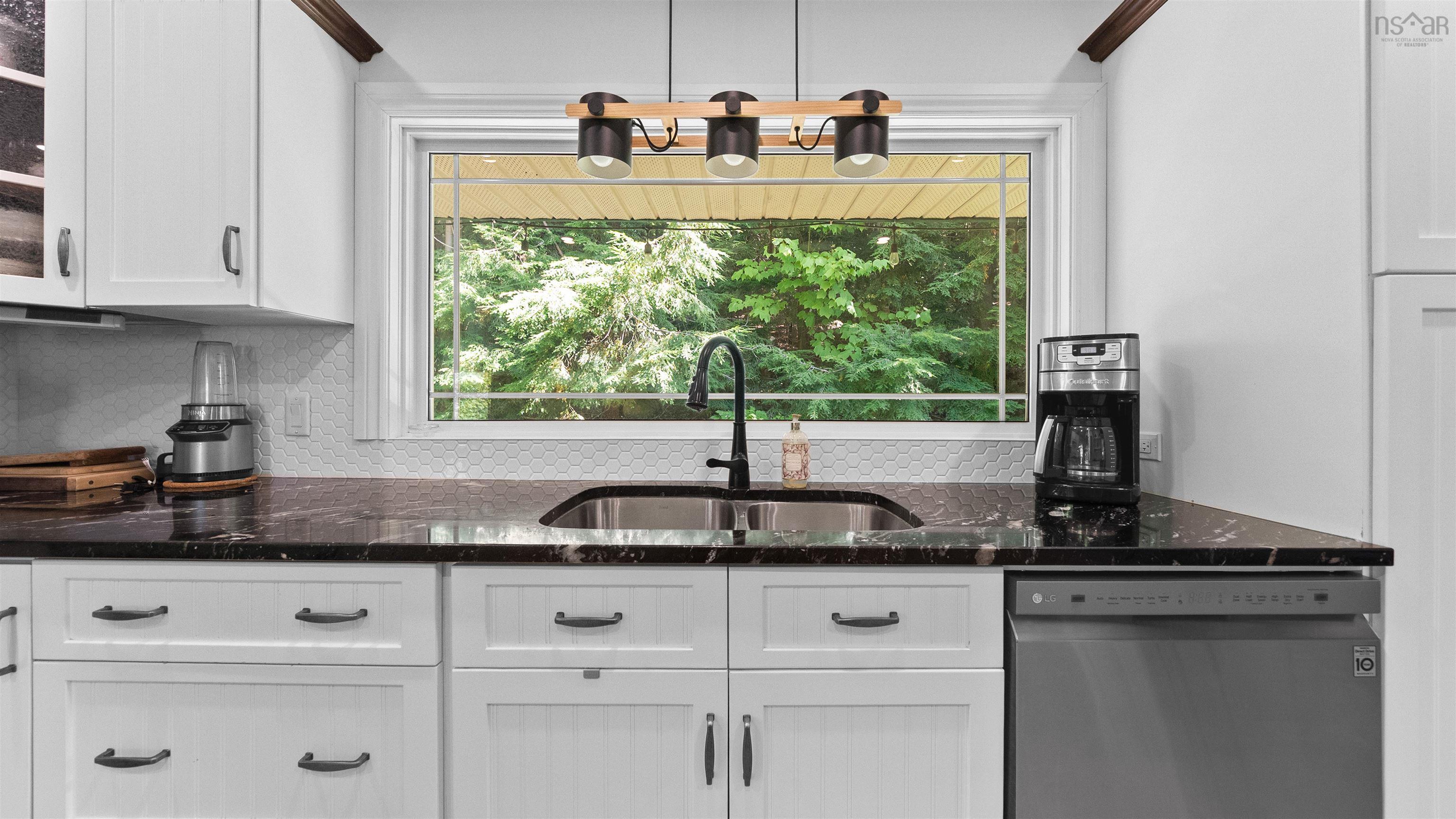 $949,900.00: 1418 Waverley Road, Dartmouth