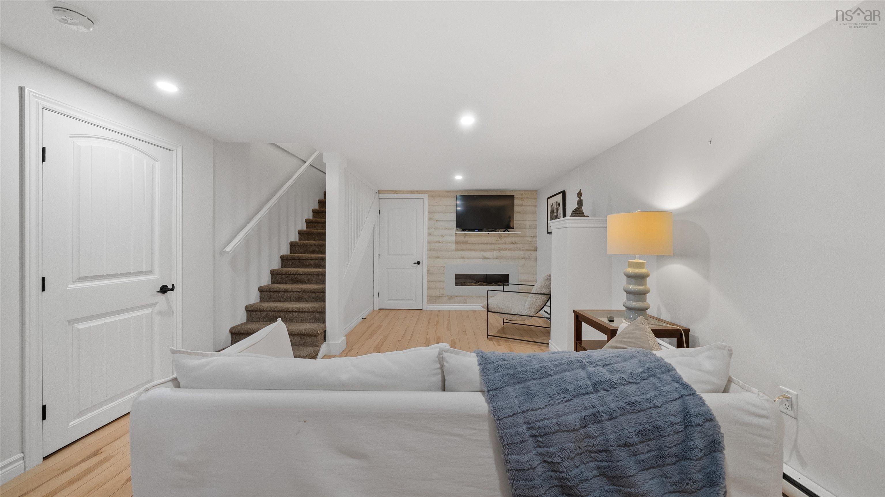 $949,900.00: 1418 Waverley Road, Dartmouth