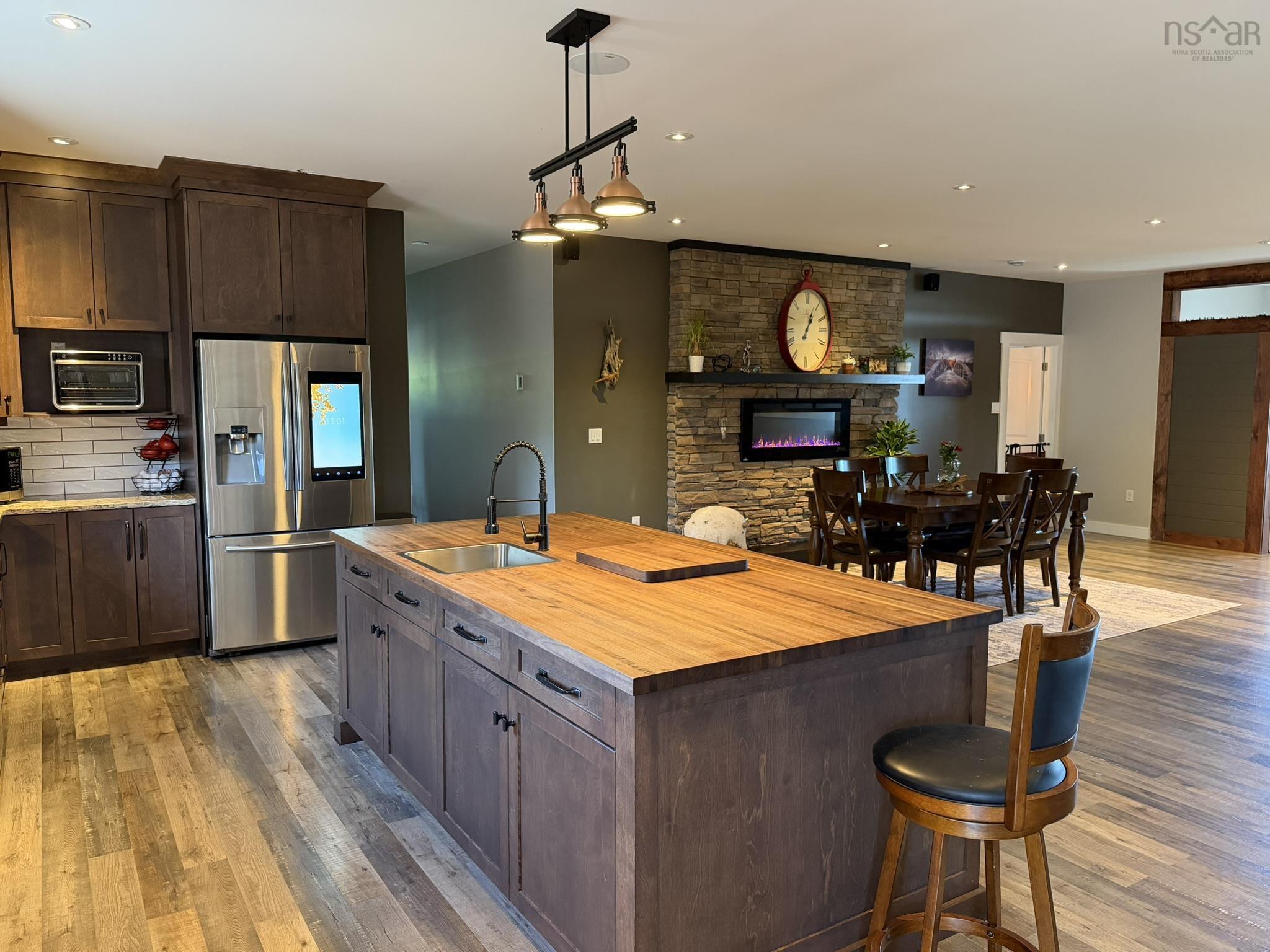 $1,299,000.00: 5645 Highway 7, Head Of Chezzetcook