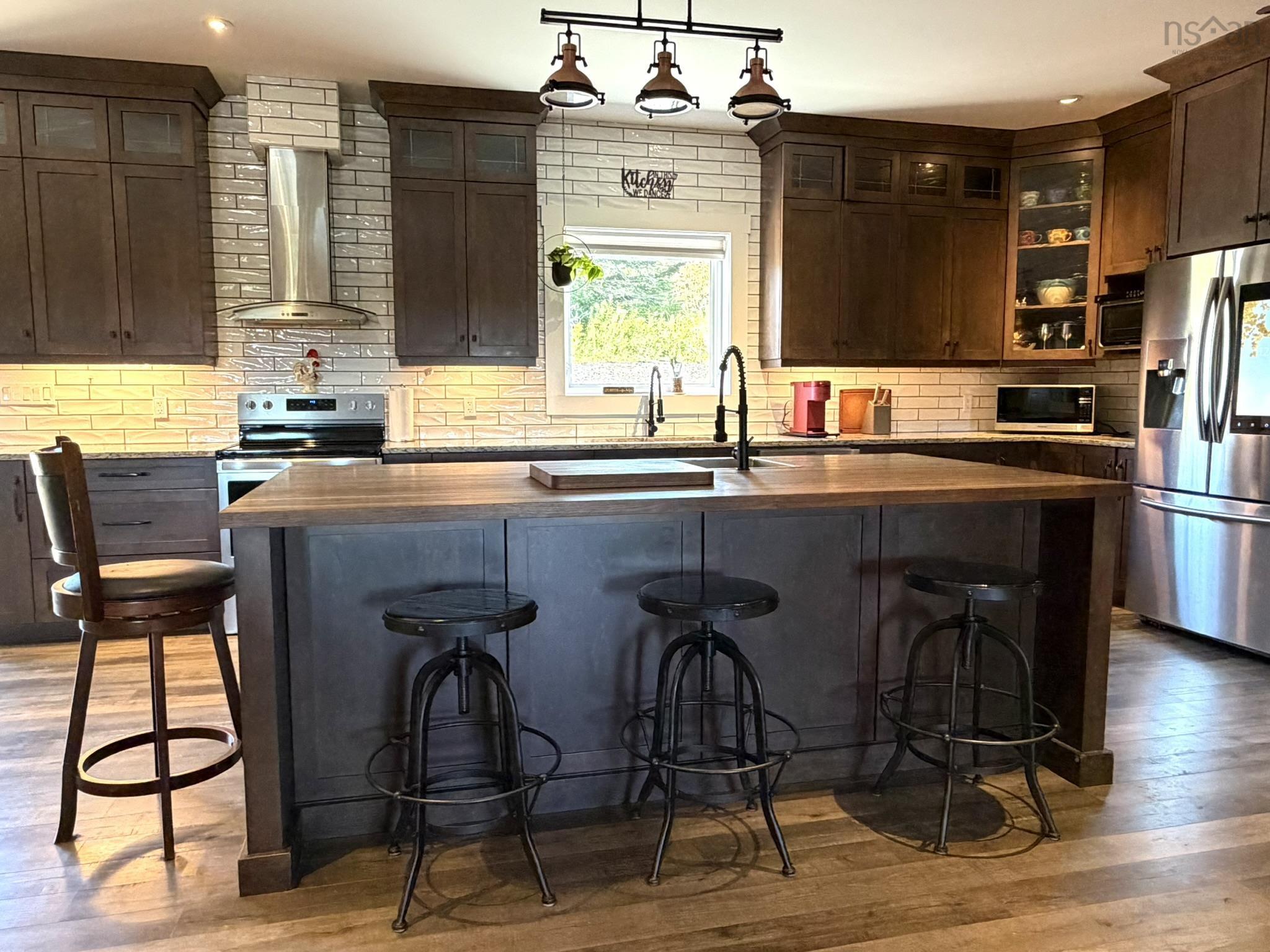 $1,299,000.00: 5645 Highway 7, Head Of Chezzetcook