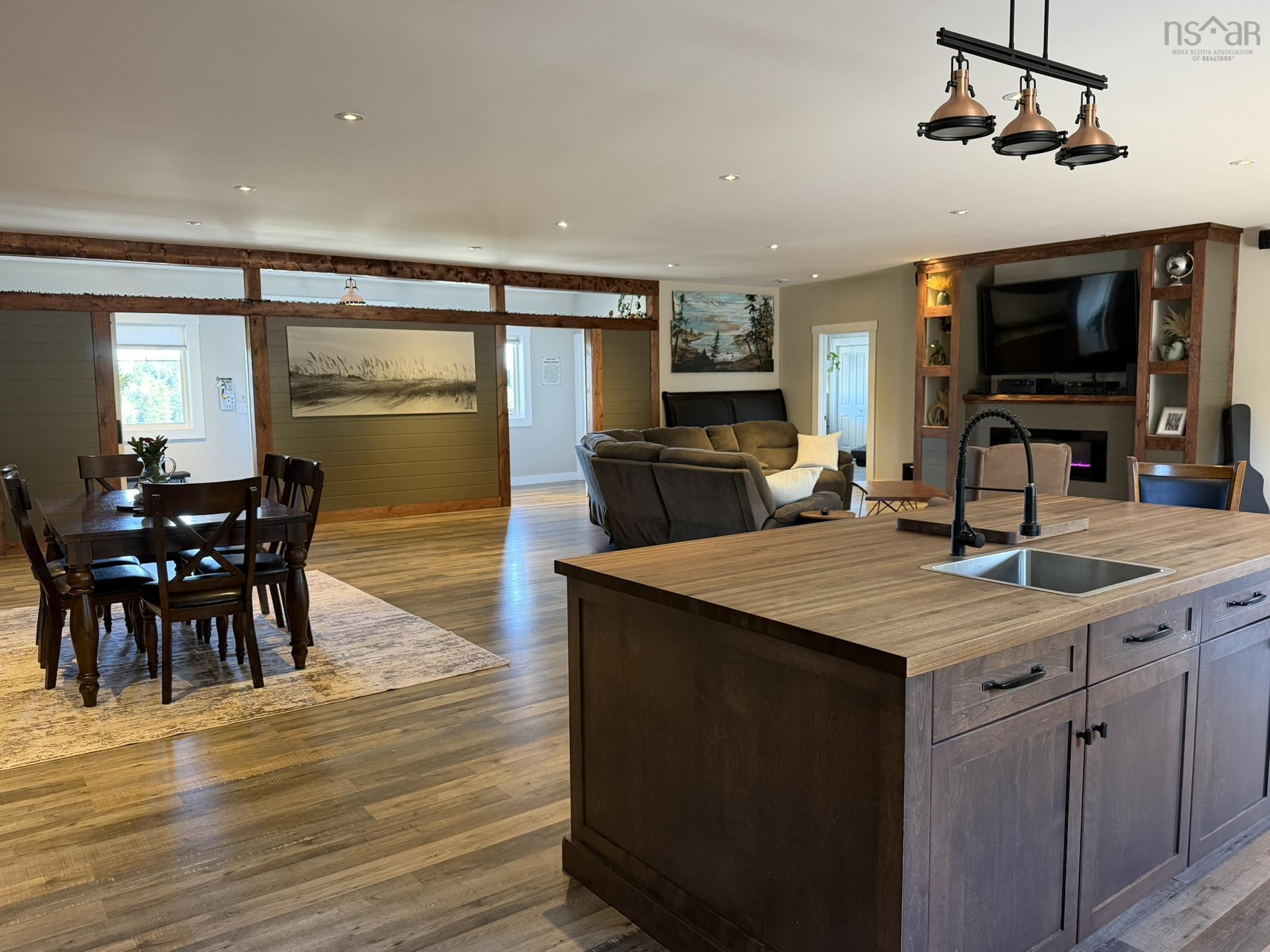 $1,299,000.00: 5645 Highway 7, Head Of Chezzetcook