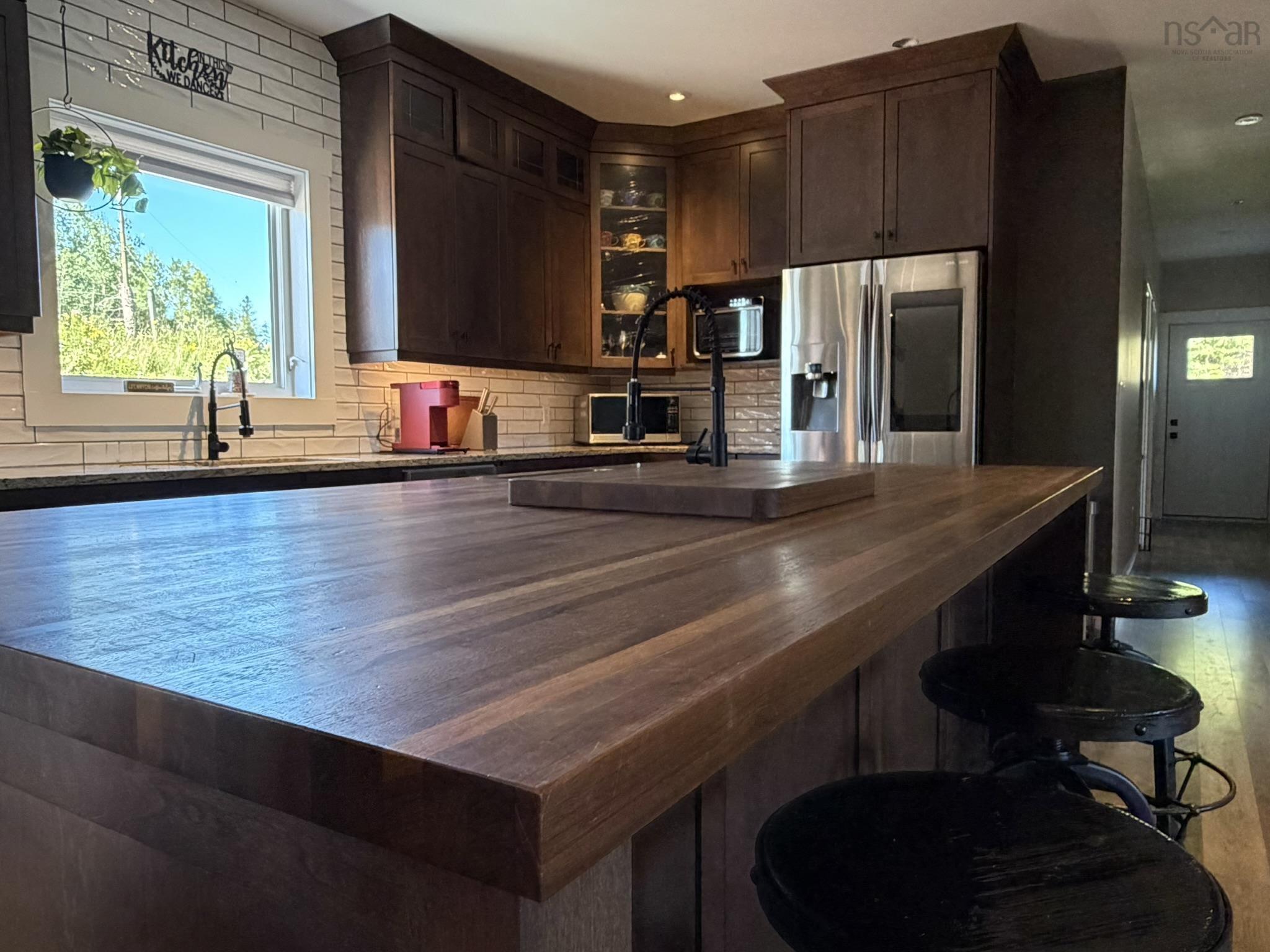 $1,299,000.00: 5645 Highway 7, Head Of Chezzetcook