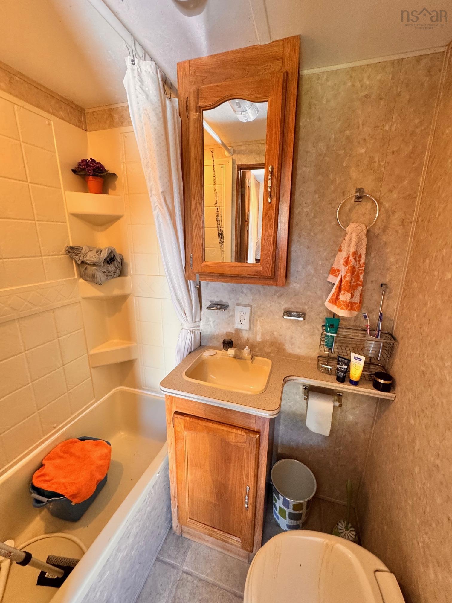 $52,000.00: Nature Dream Boulevard, Roberta