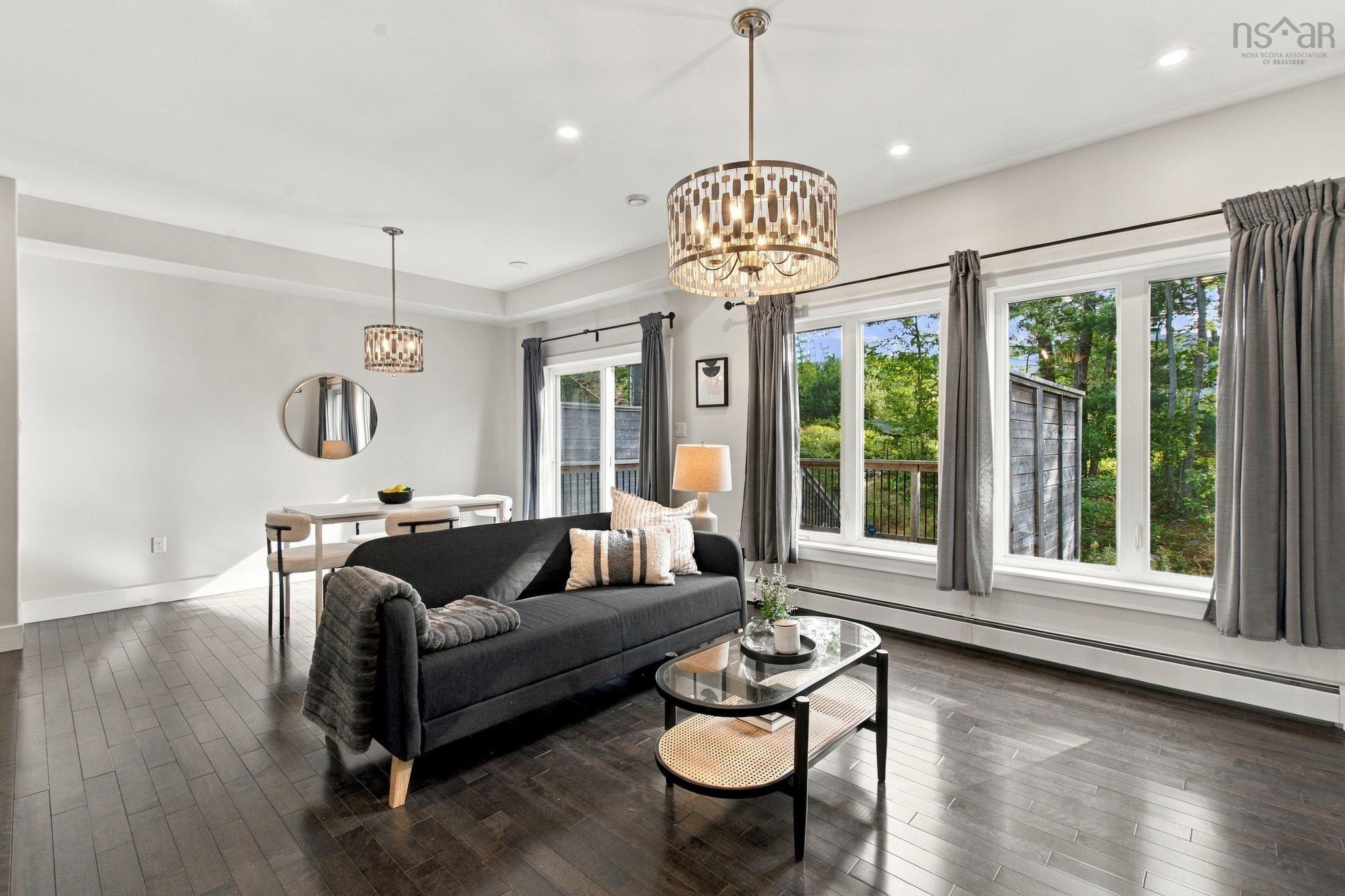 $699,900.00: 76 Tilbury Avenue, West Bedford