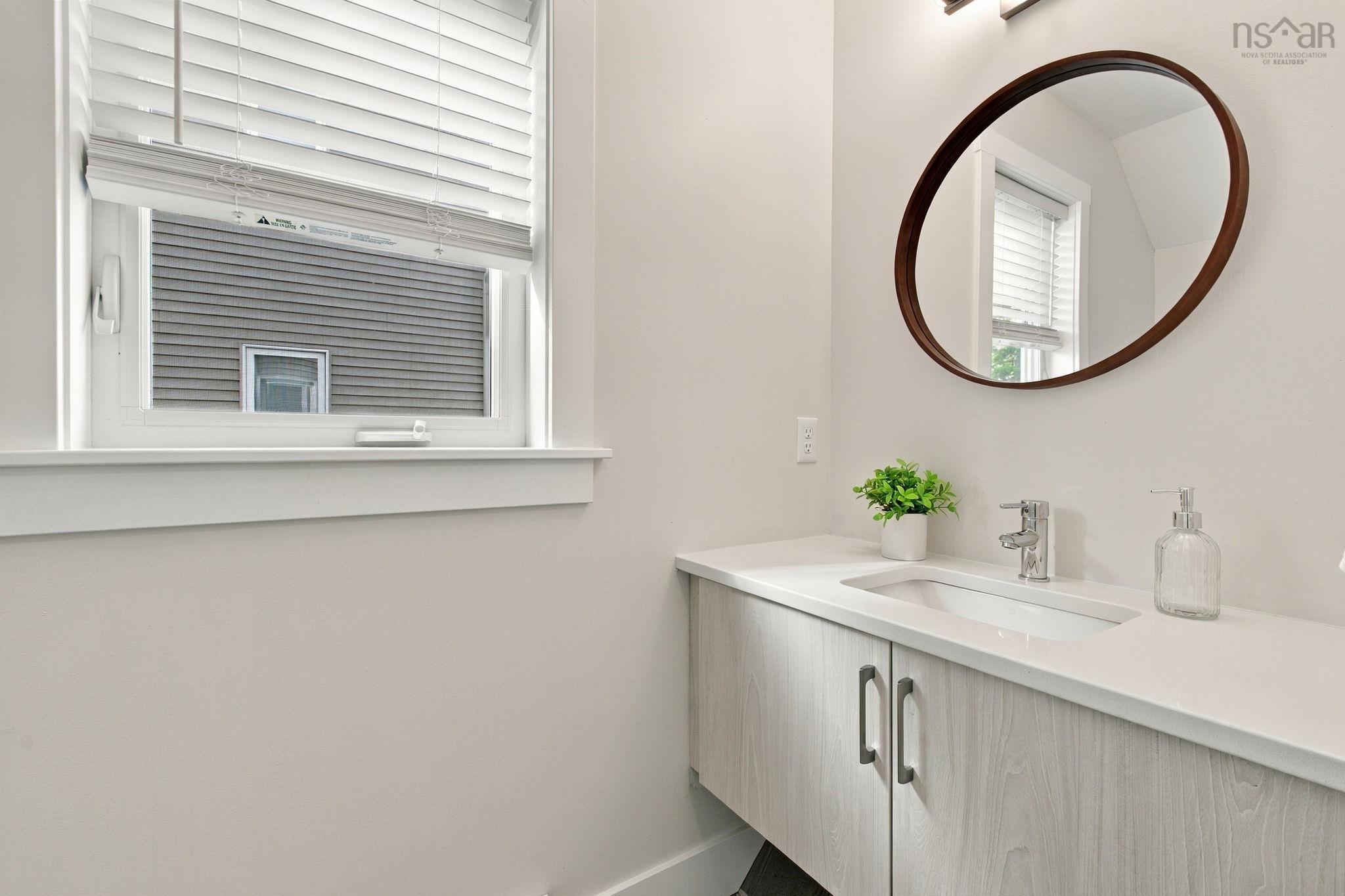 $699,900.00: 76 Tilbury Avenue, West Bedford