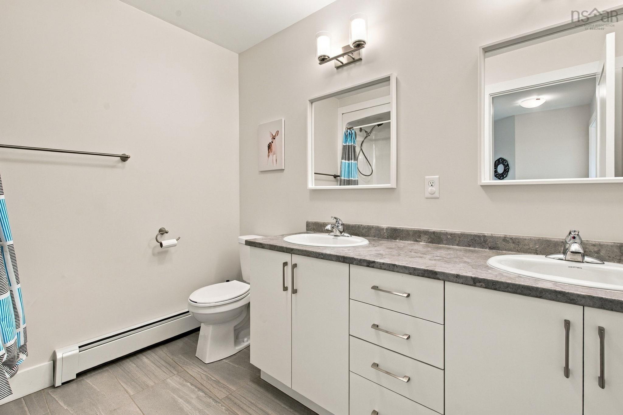 $699,900.00: 76 Tilbury Avenue, West Bedford