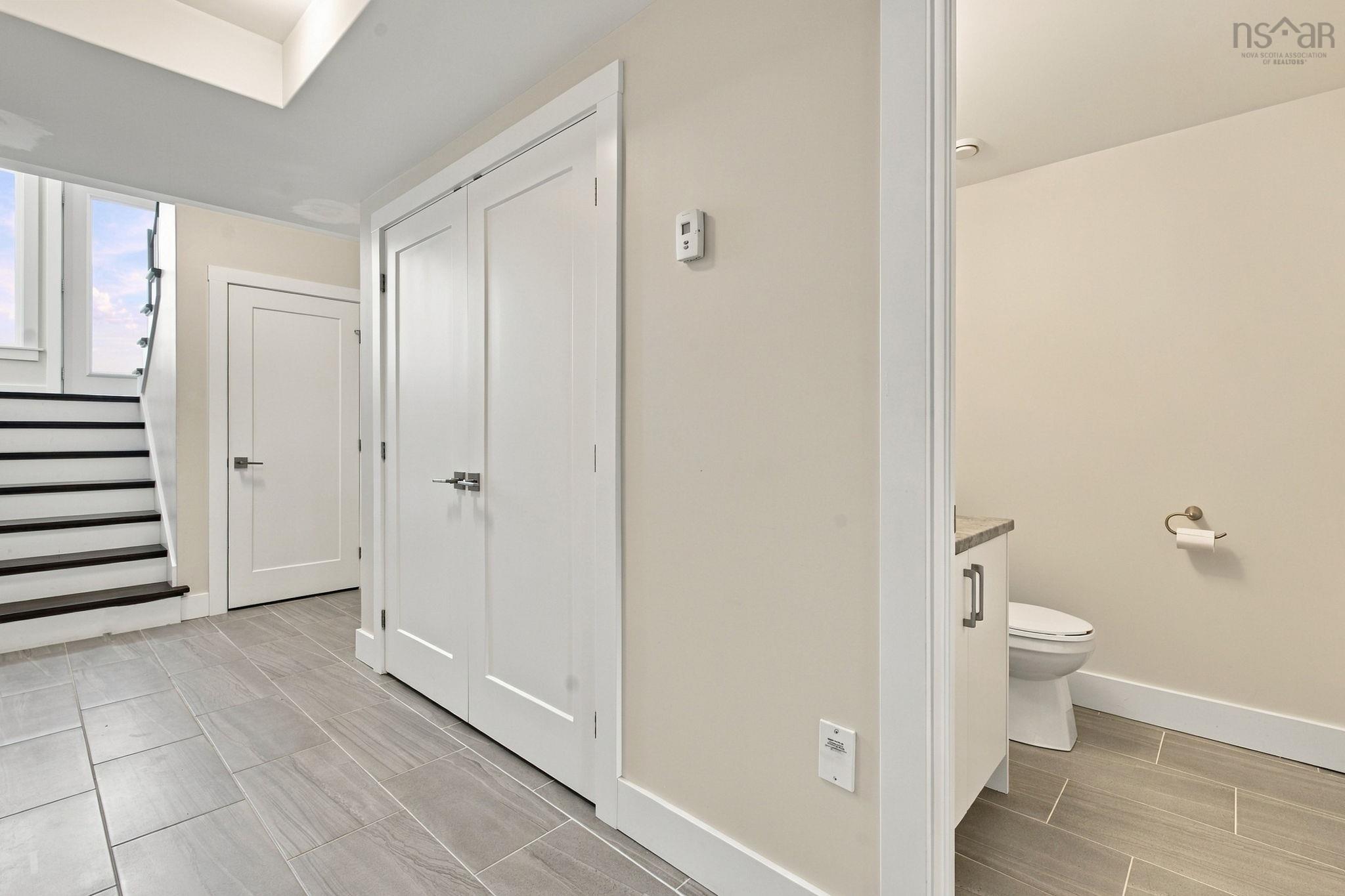 $699,900.00: 76 Tilbury Avenue, West Bedford