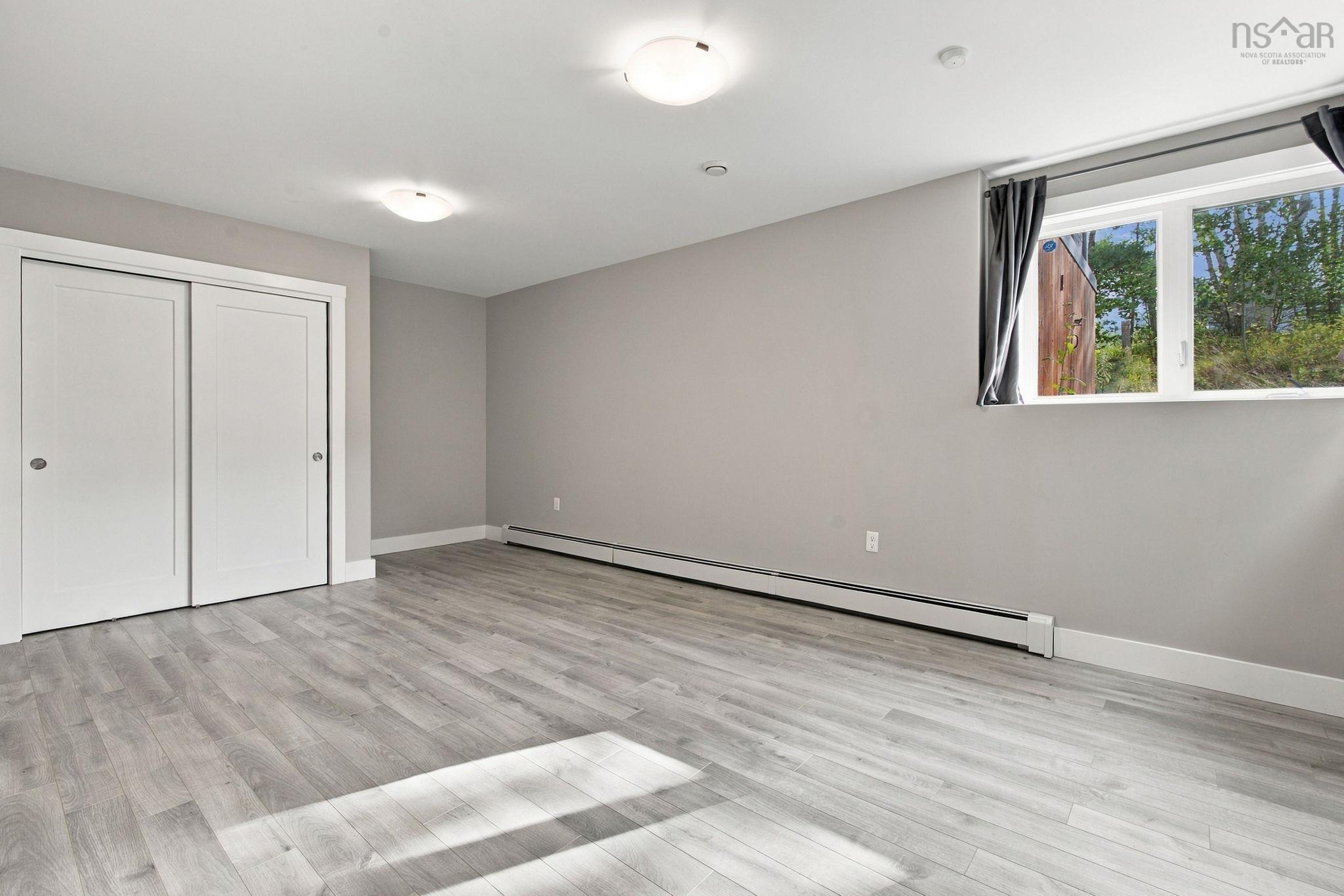 $699,900.00: 76 Tilbury Avenue, West Bedford