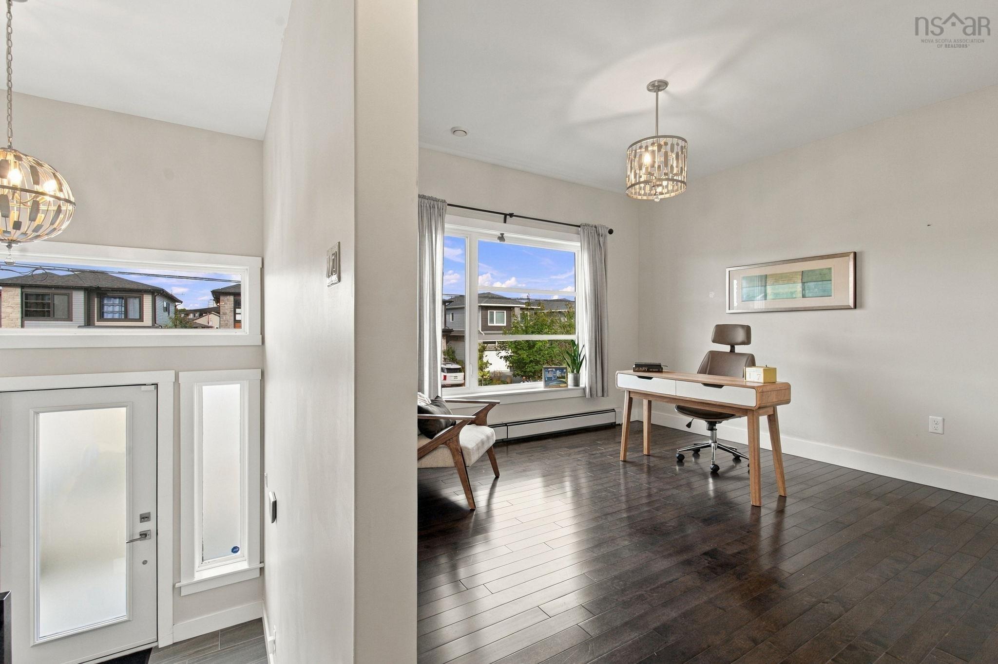$699,900.00: 76 Tilbury Avenue, West Bedford
