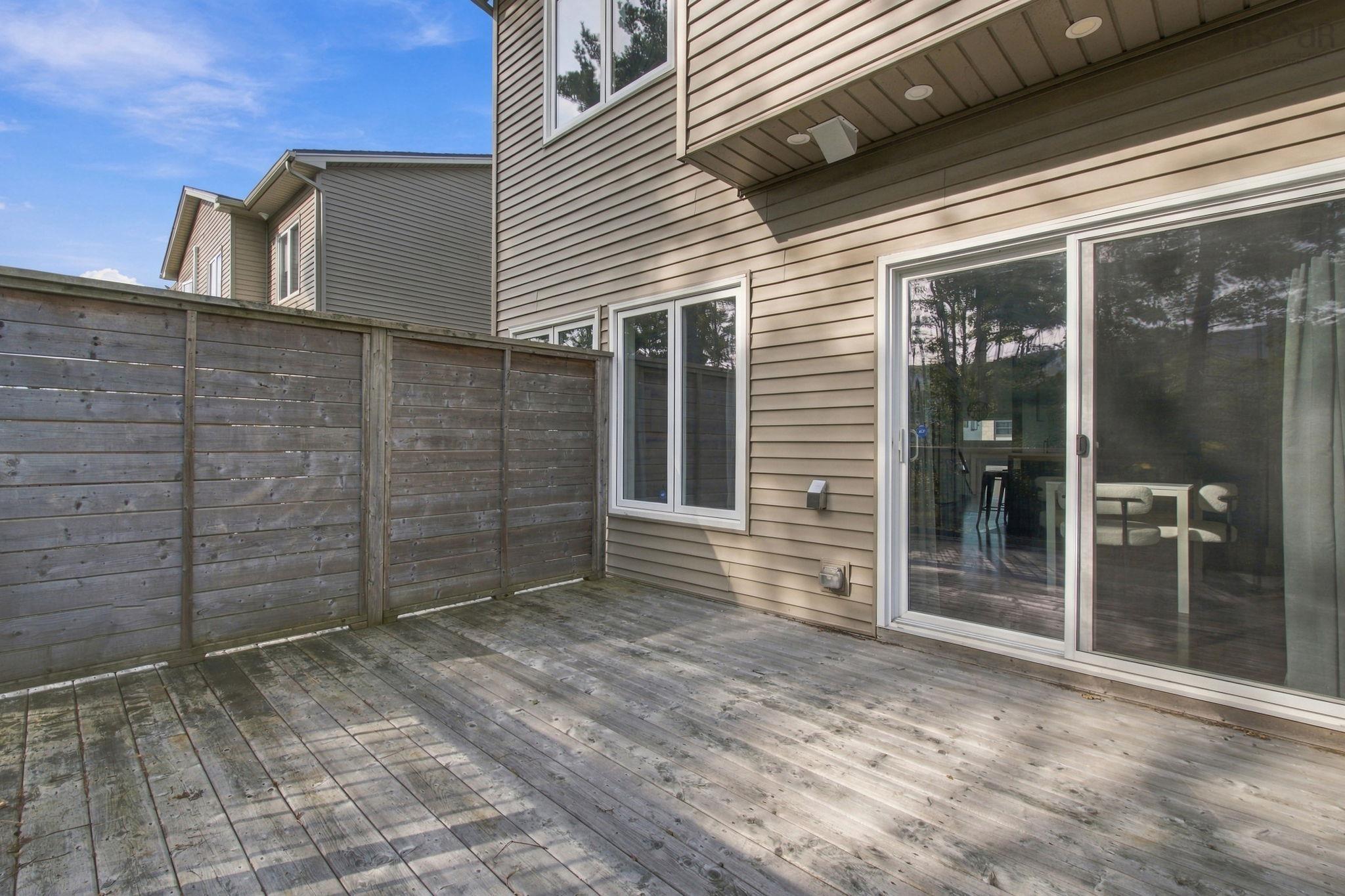$699,900.00: 76 Tilbury Avenue, West Bedford
