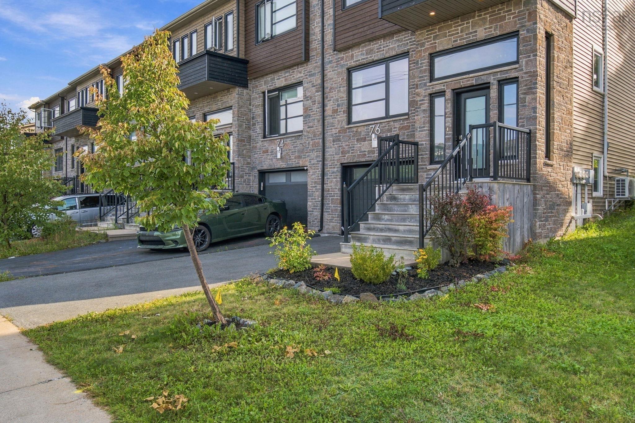 $699,900.00: 76 Tilbury Avenue, West Bedford
