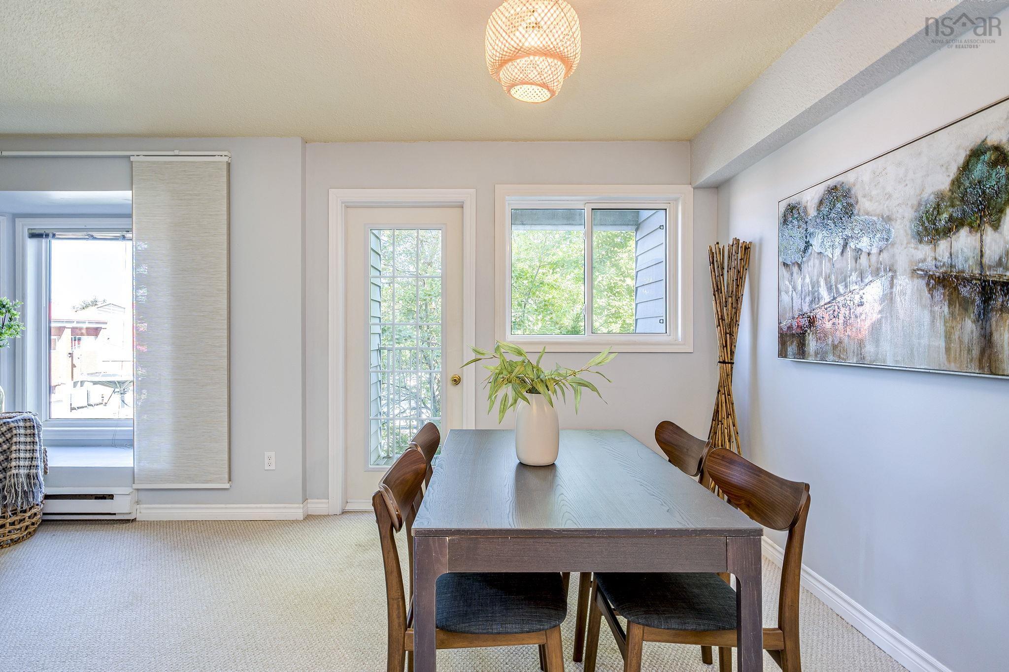 $329,900.00: 319 15 Knightsridge Drive, Halifax