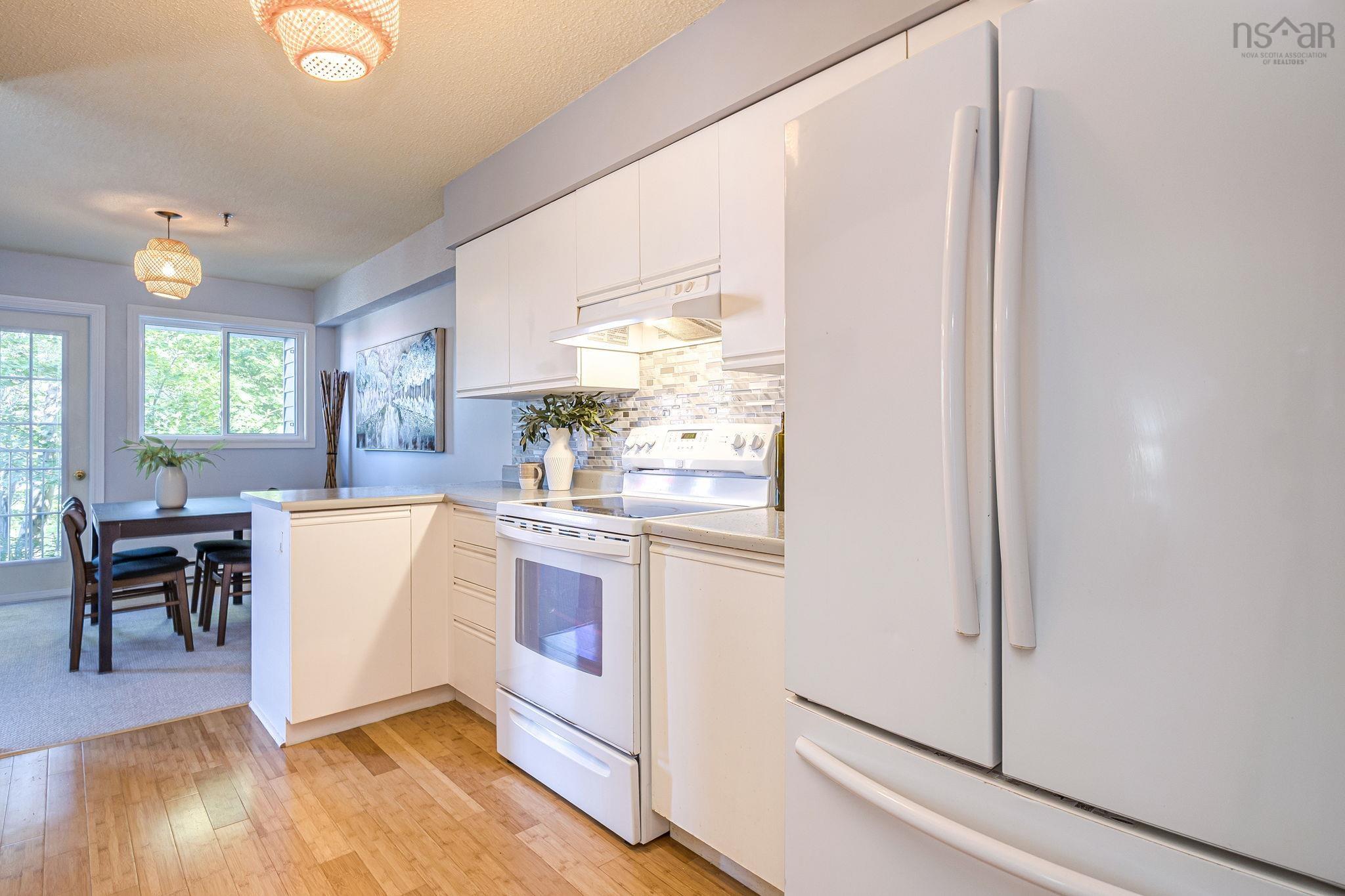 $329,900.00: 319 15 Knightsridge Drive, Halifax