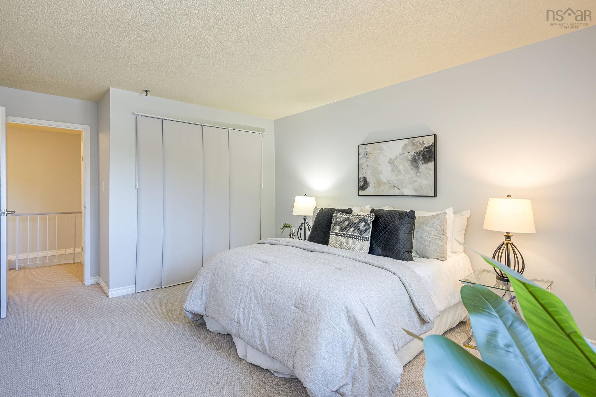 $329,900.00: 319 15 Knightsridge Drive, Halifax