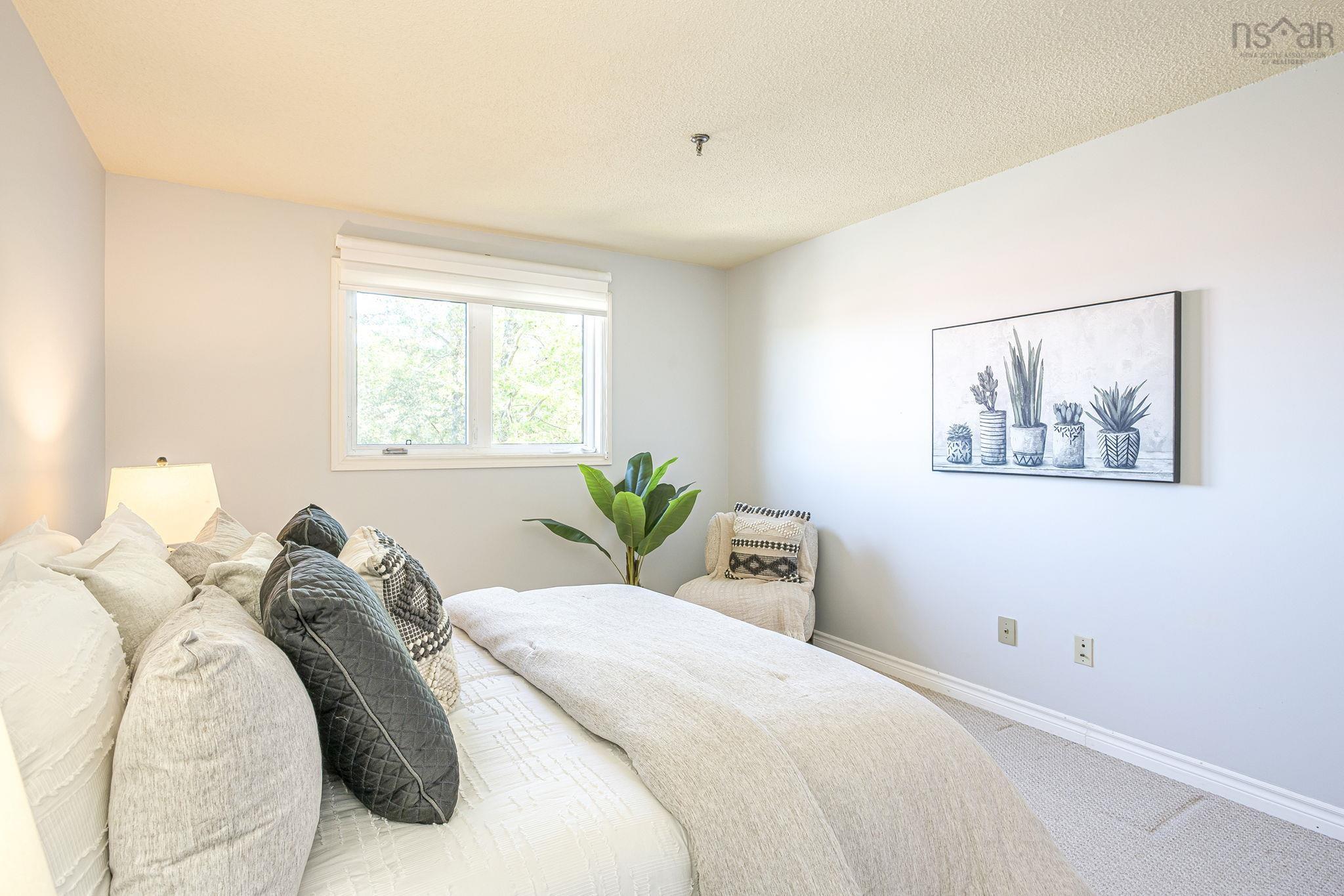$329,900.00: 319 15 Knightsridge Drive, Halifax