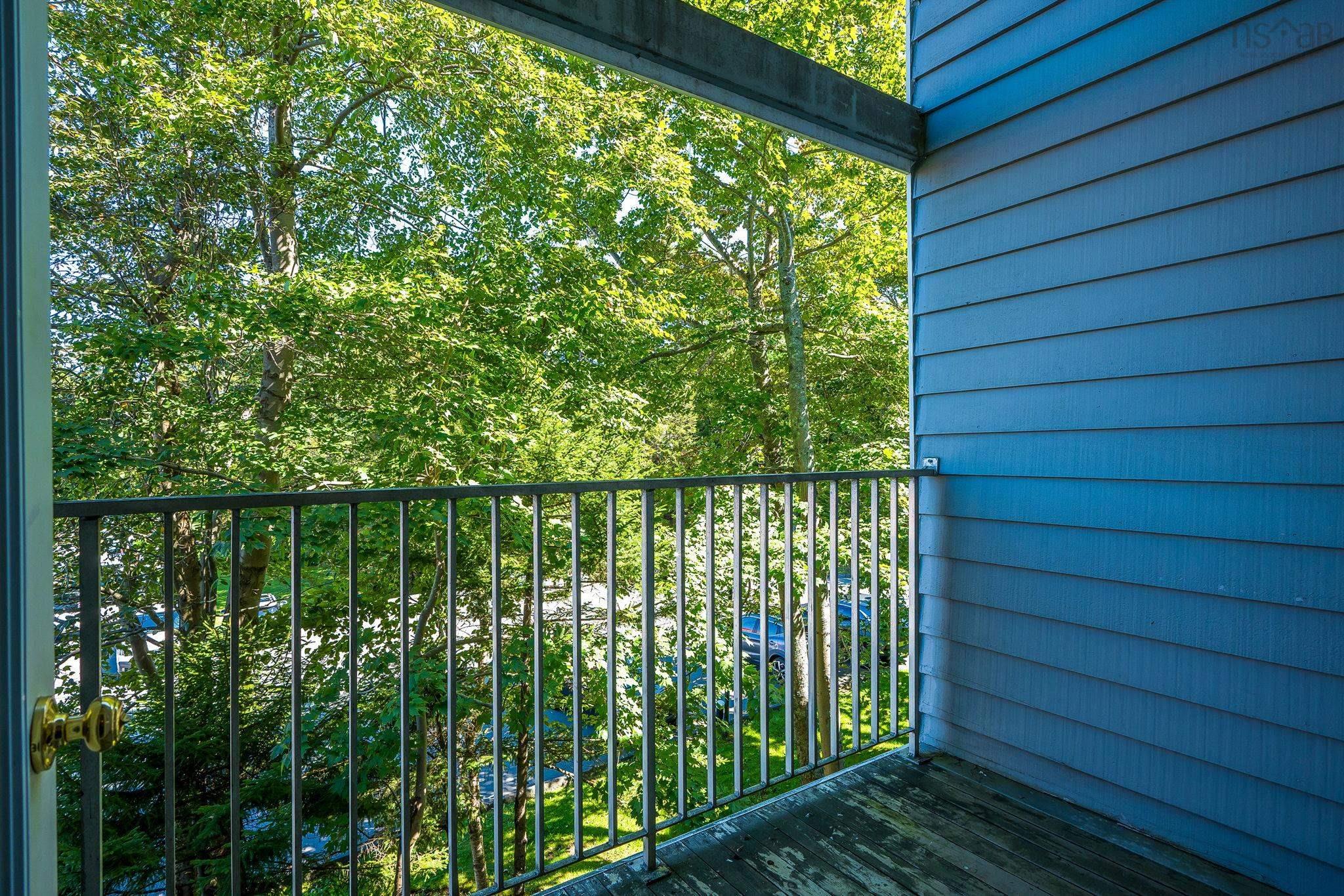 $329,900.00: 319 15 Knightsridge Drive, Halifax