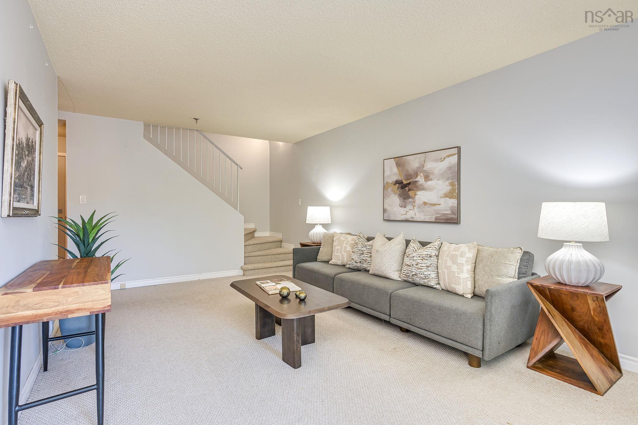 $329,900.00: 319 15 Knightsridge Drive, Halifax