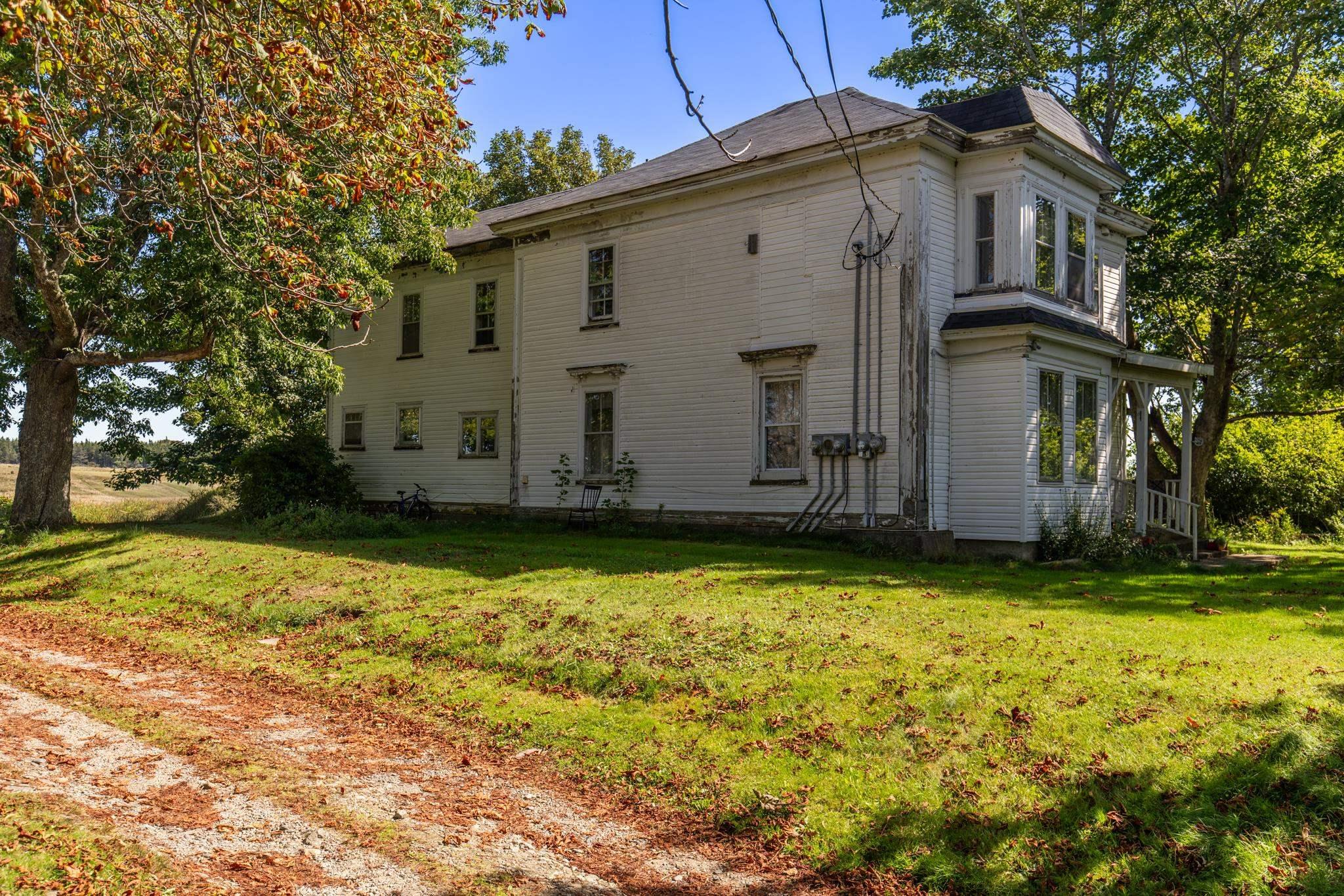 $199,000.00: 1786 Highway 1, Wellington